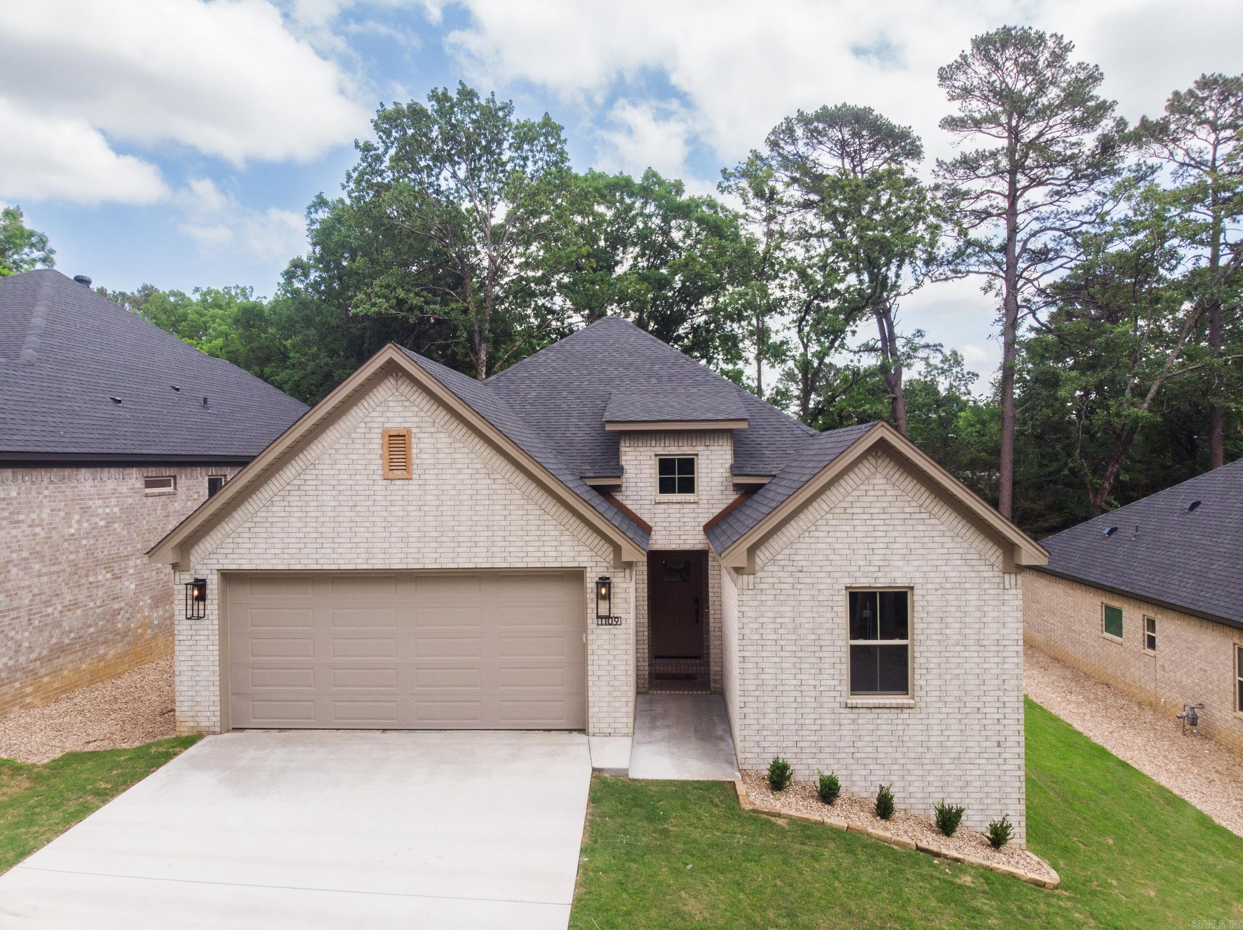 1109 Nix Road Property Photo 1