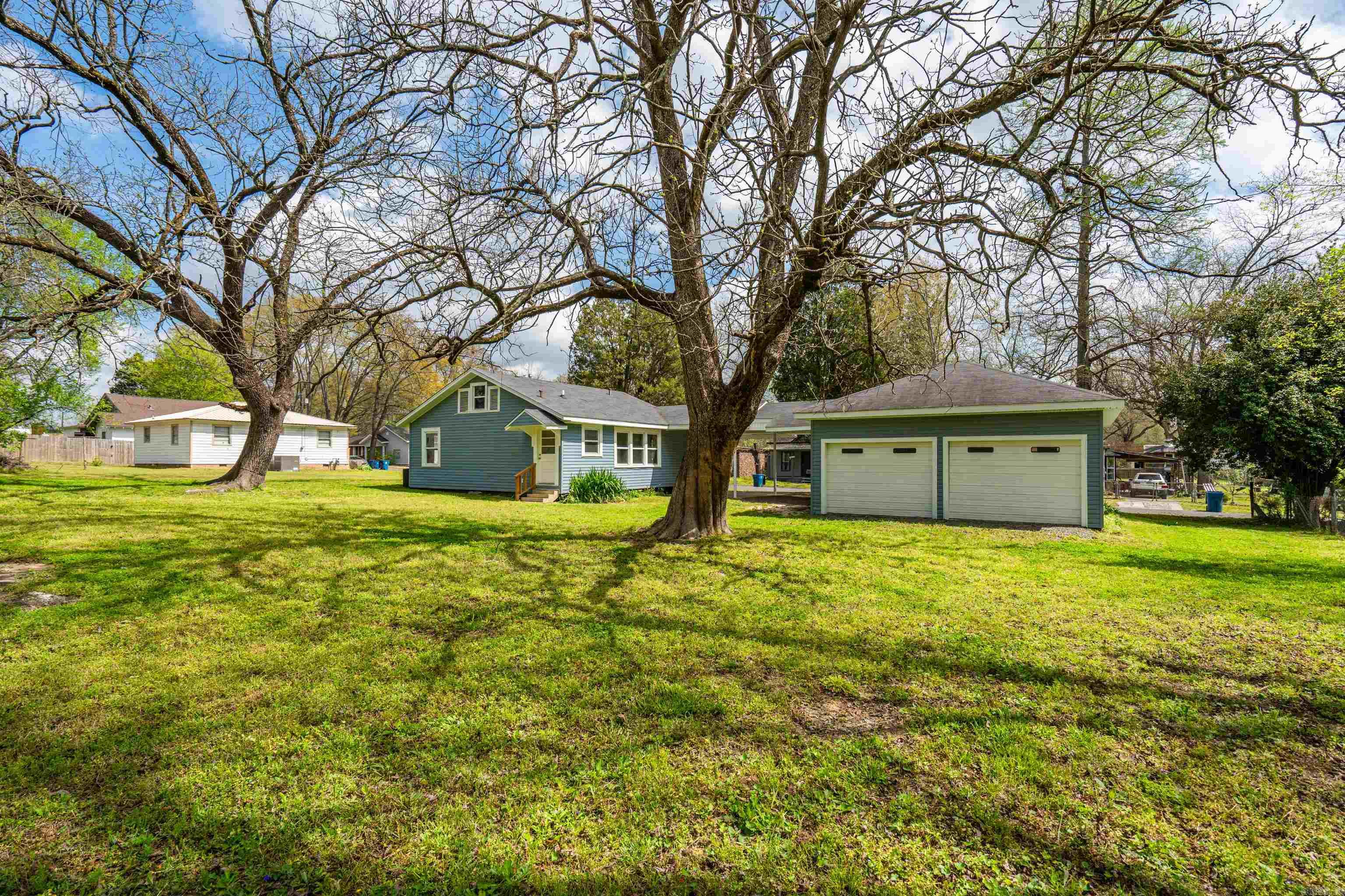718 Baker Street Property Photo 1