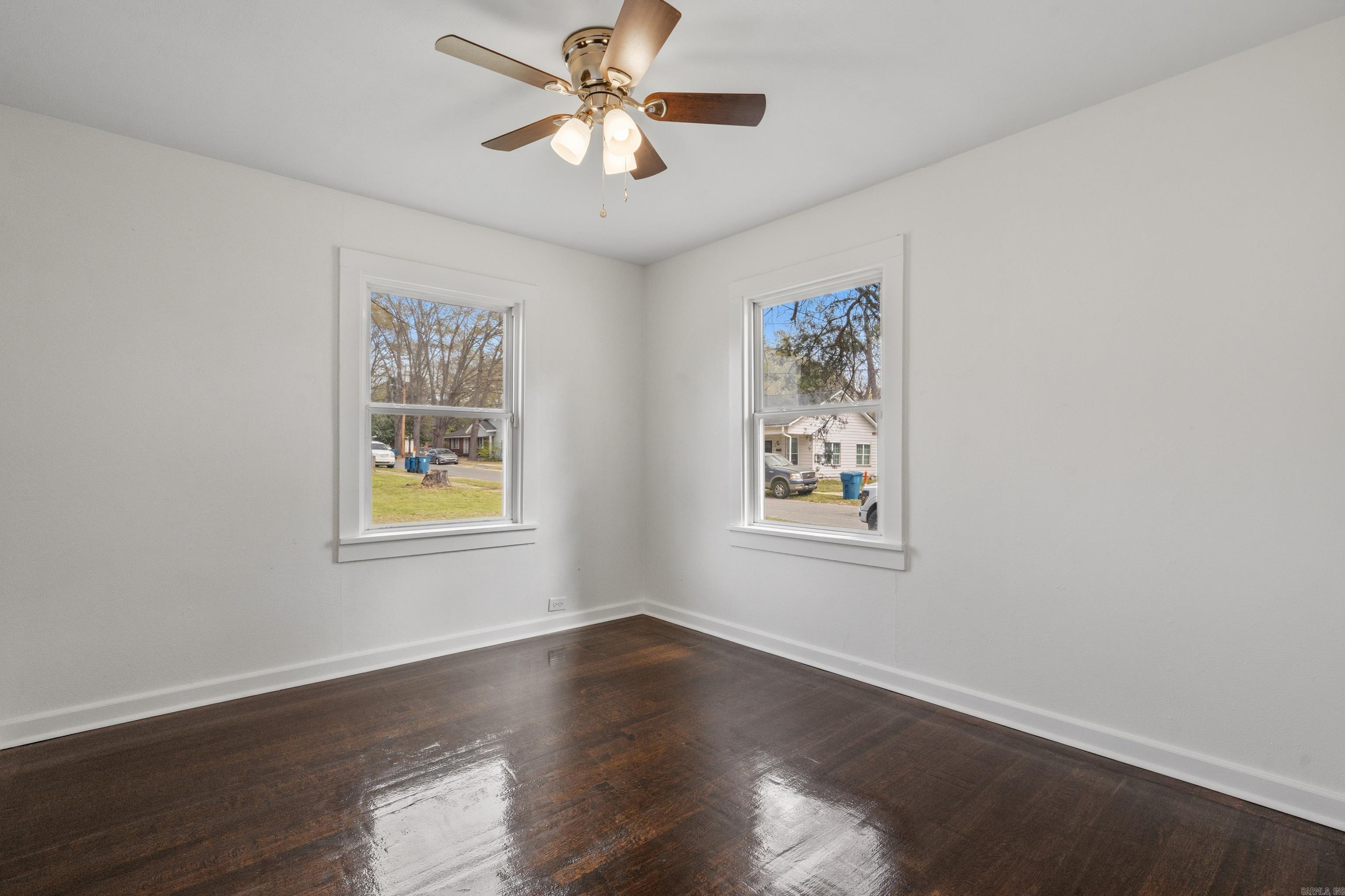 718 Baker Street Property Photo 14