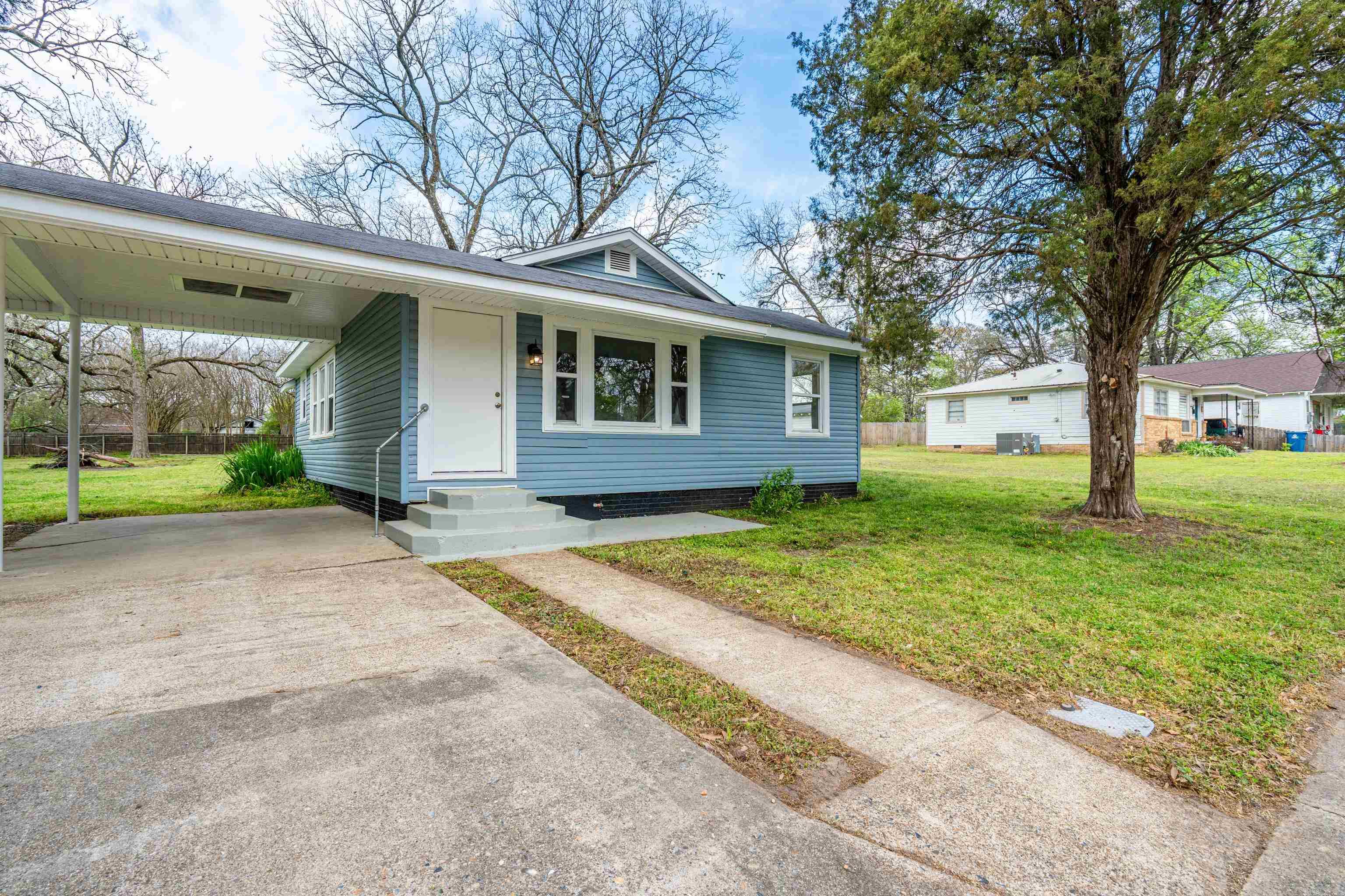 718 Baker Street Property Photo 22