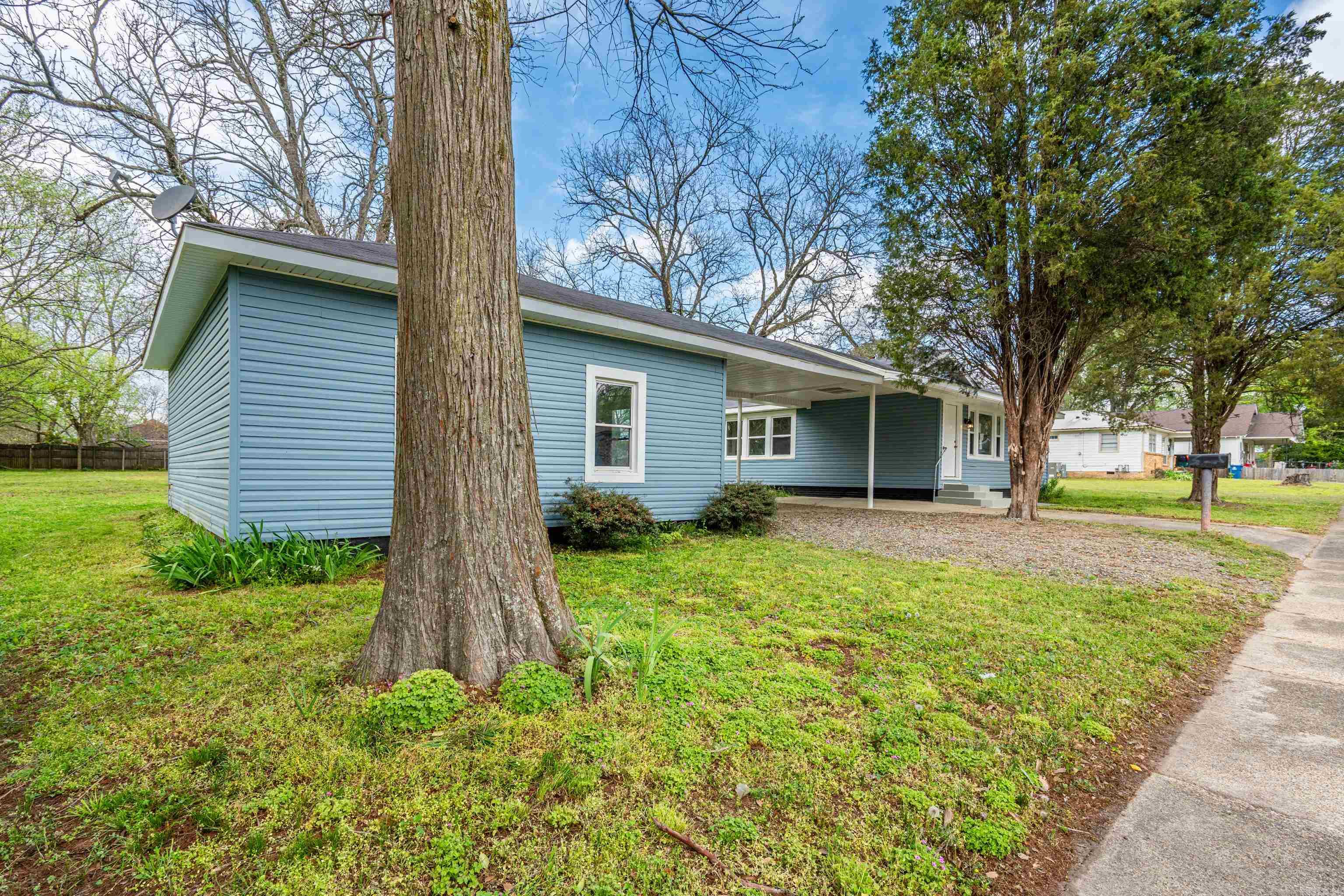 718 Baker Street Property Photo 24