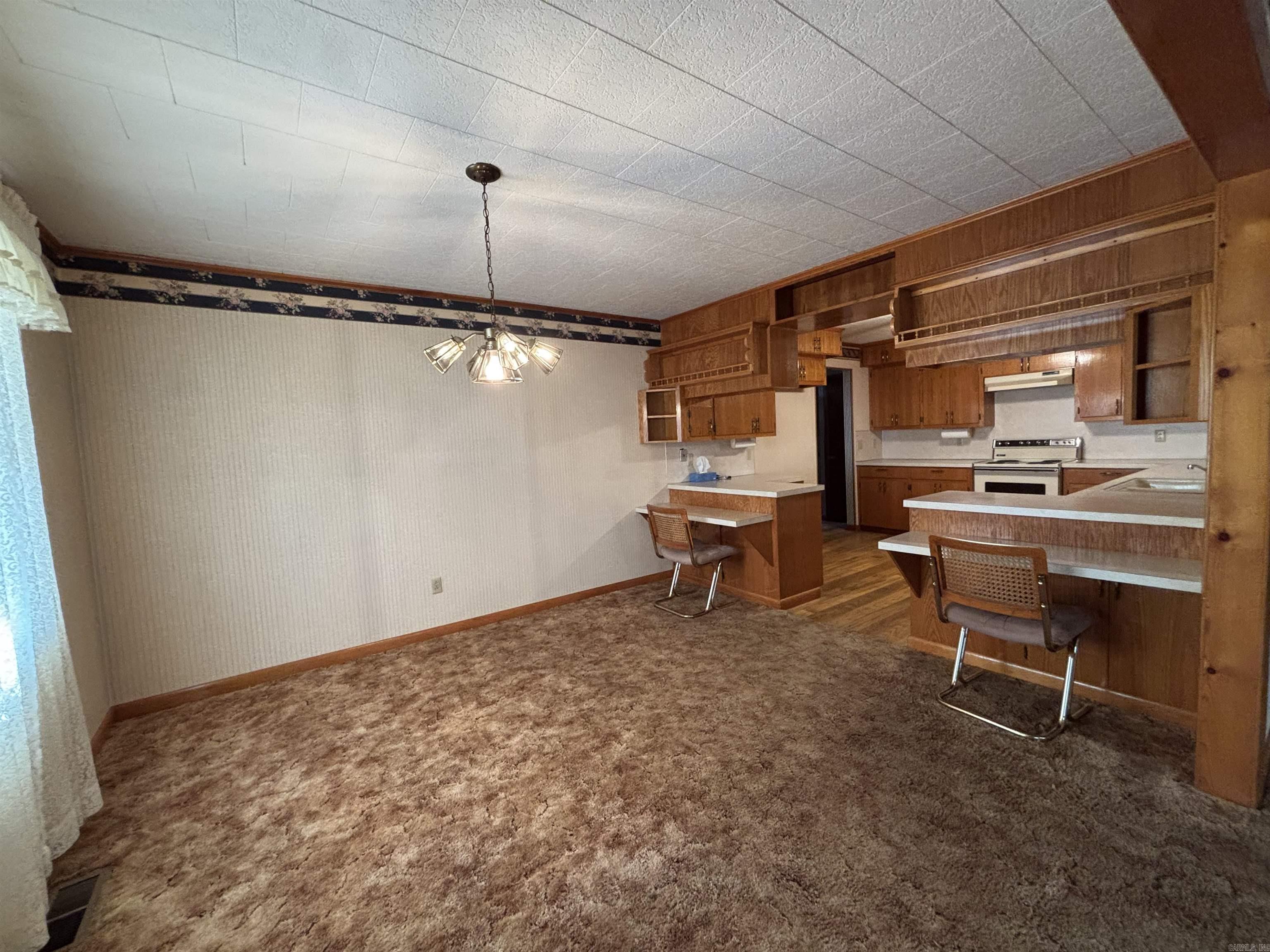 310 E Elm Street Property Photo 4
