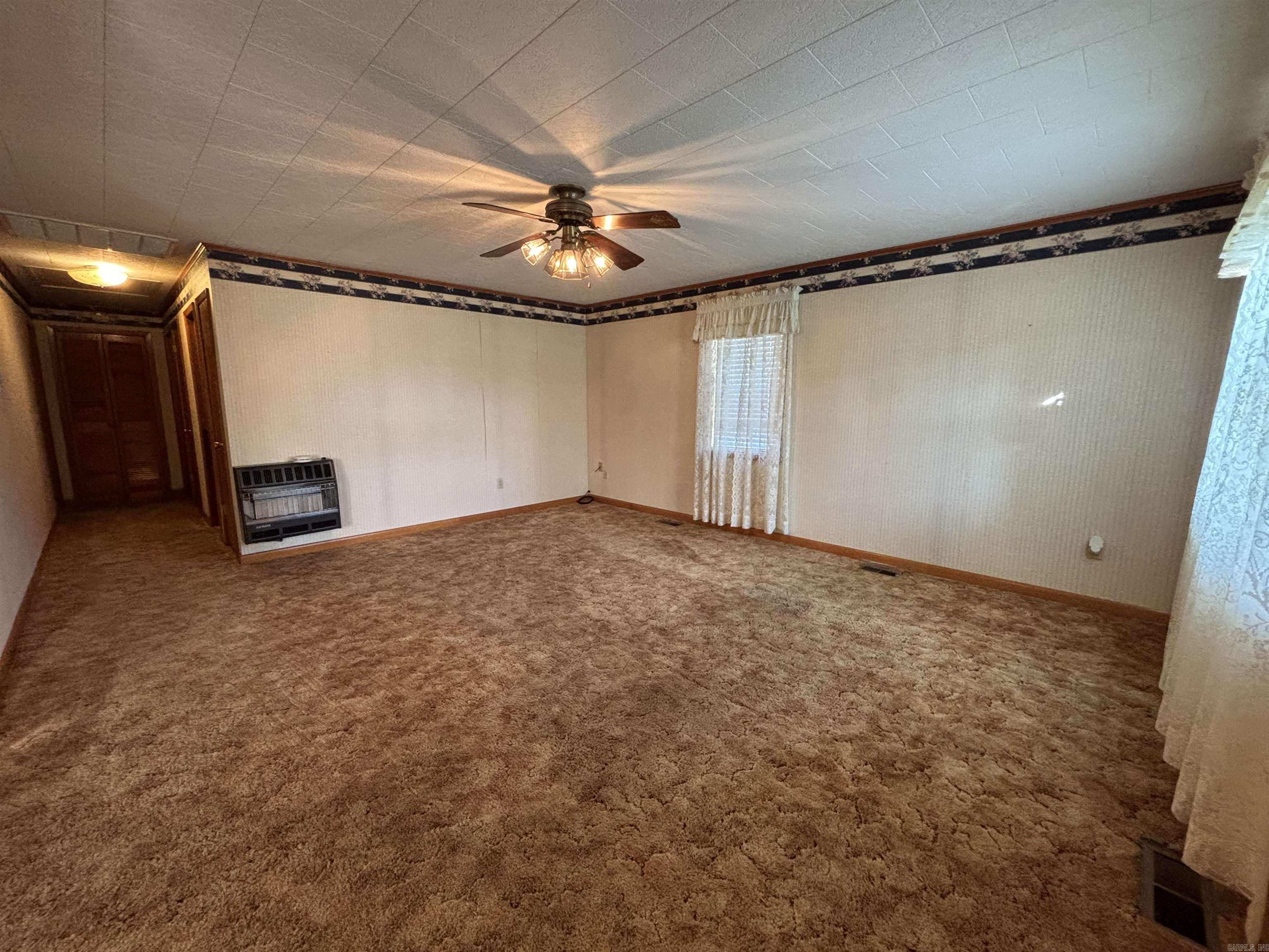 310 E Elm Street Property Photo 5