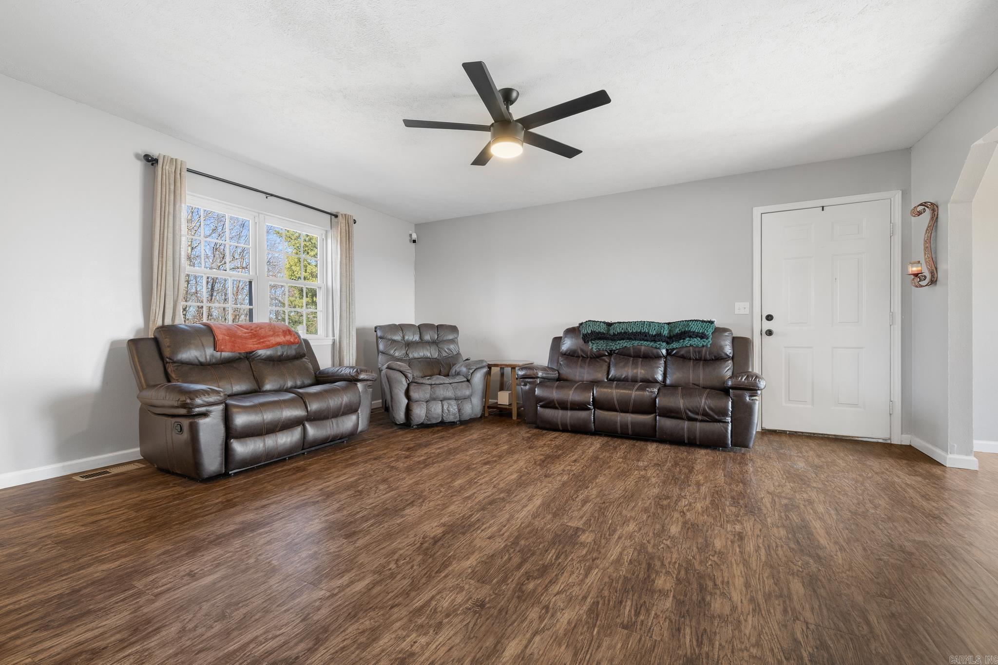 10974 Ricks Drive Property Photo 13