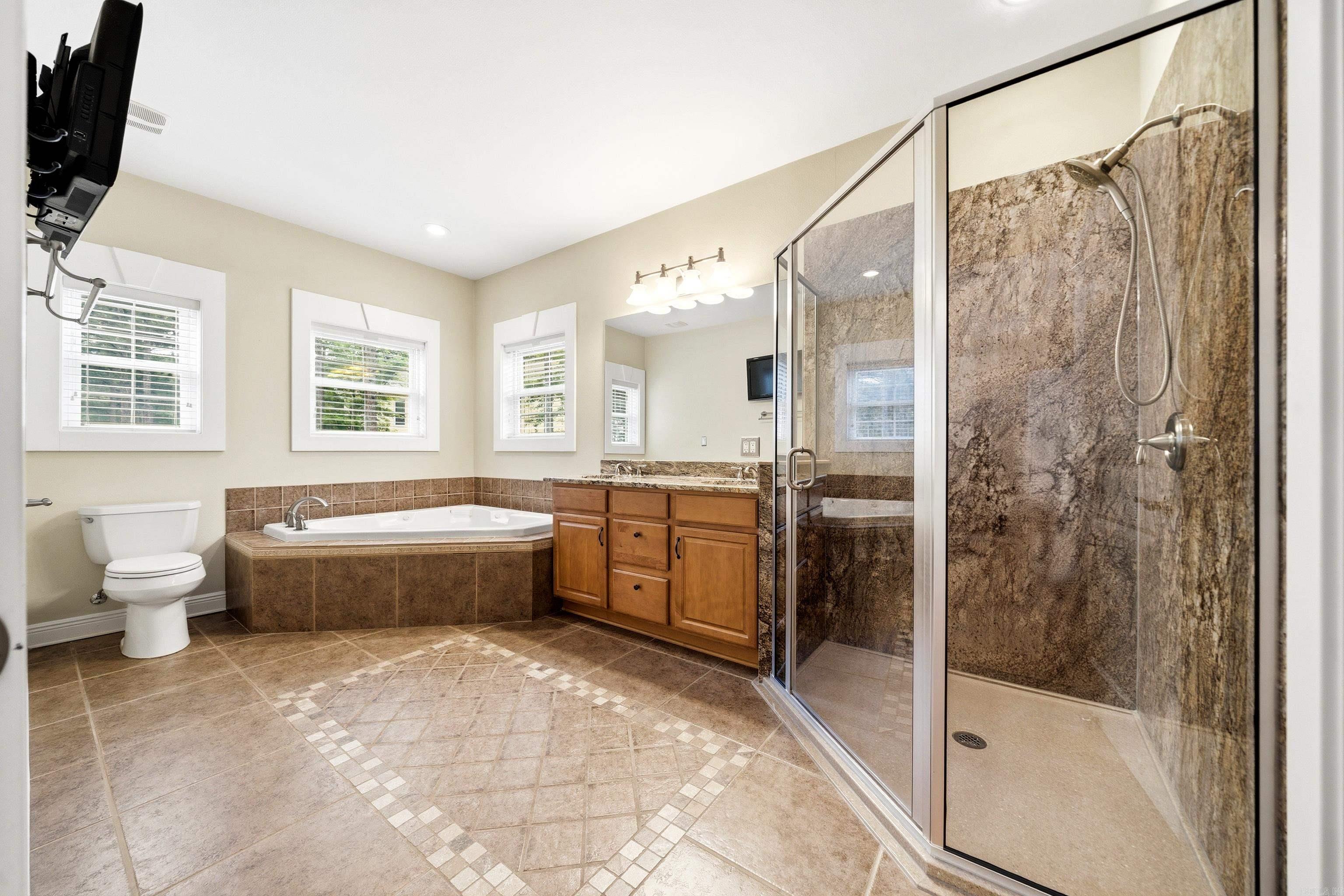 2 Alteza Drive Property Photo 15