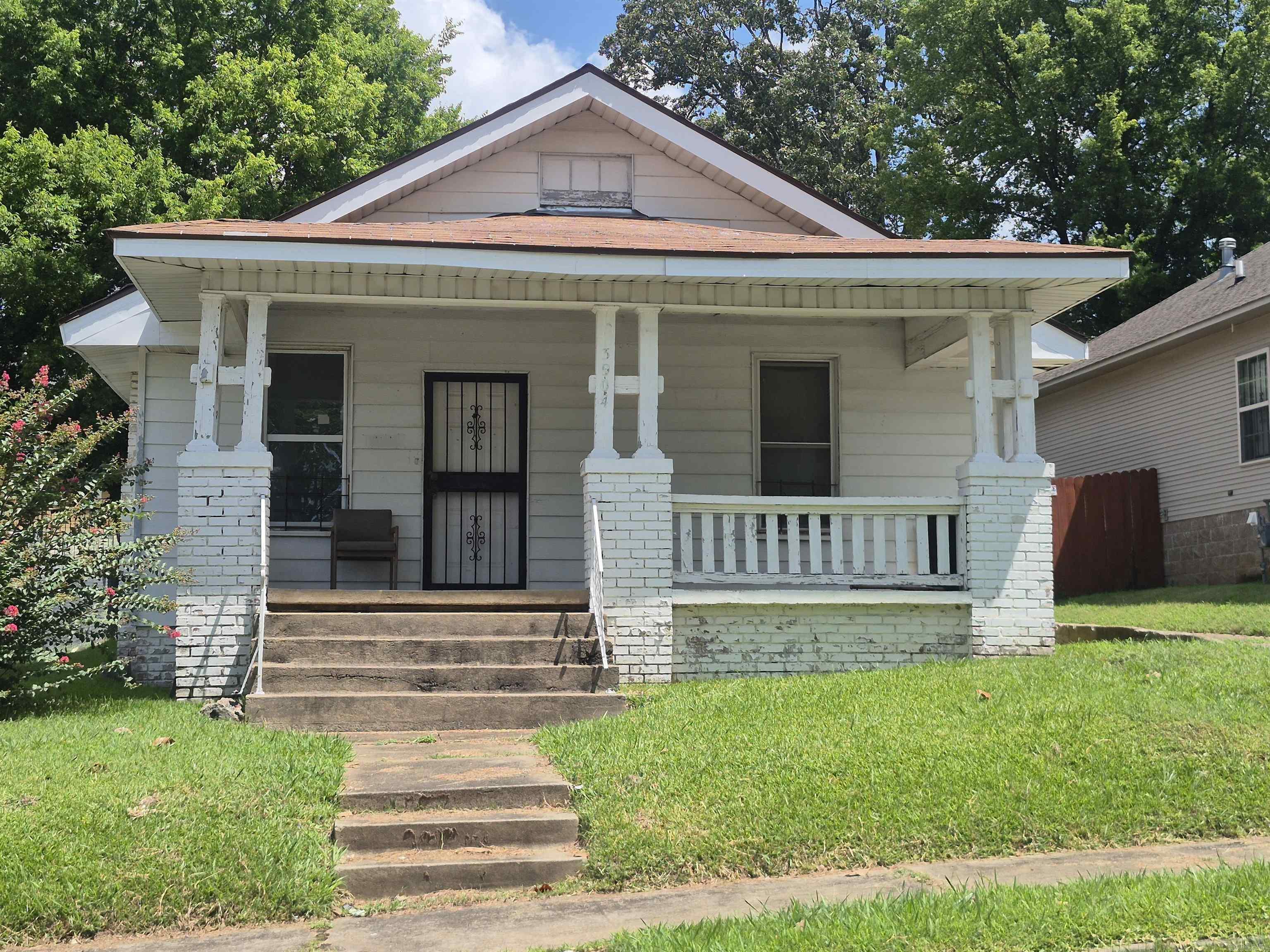 3904 W 11 Street Property Photo 1