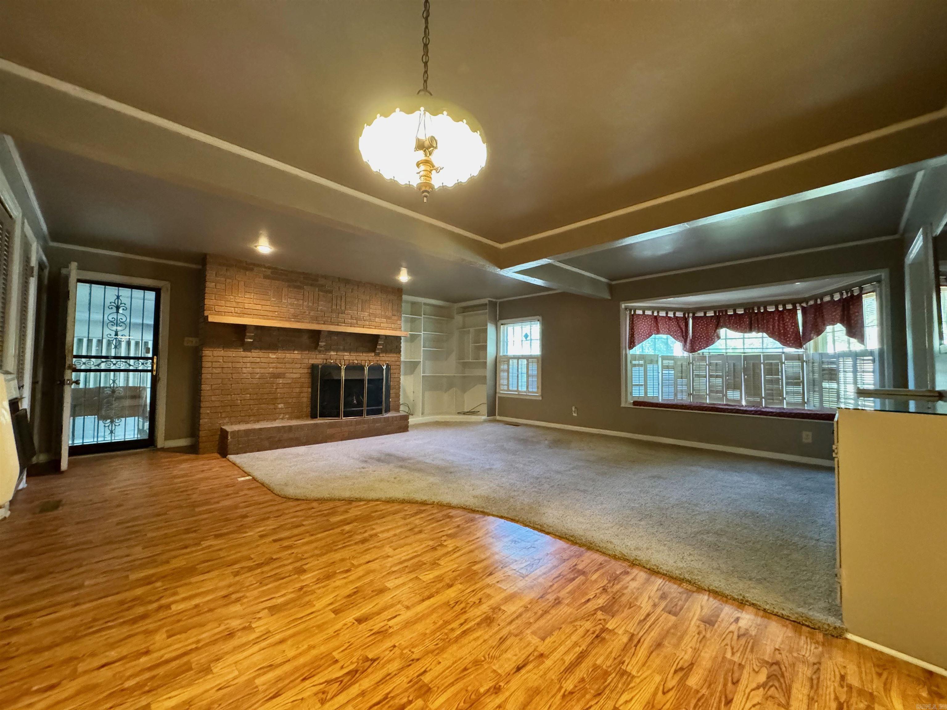 1237 Vine Street Property Photo 4