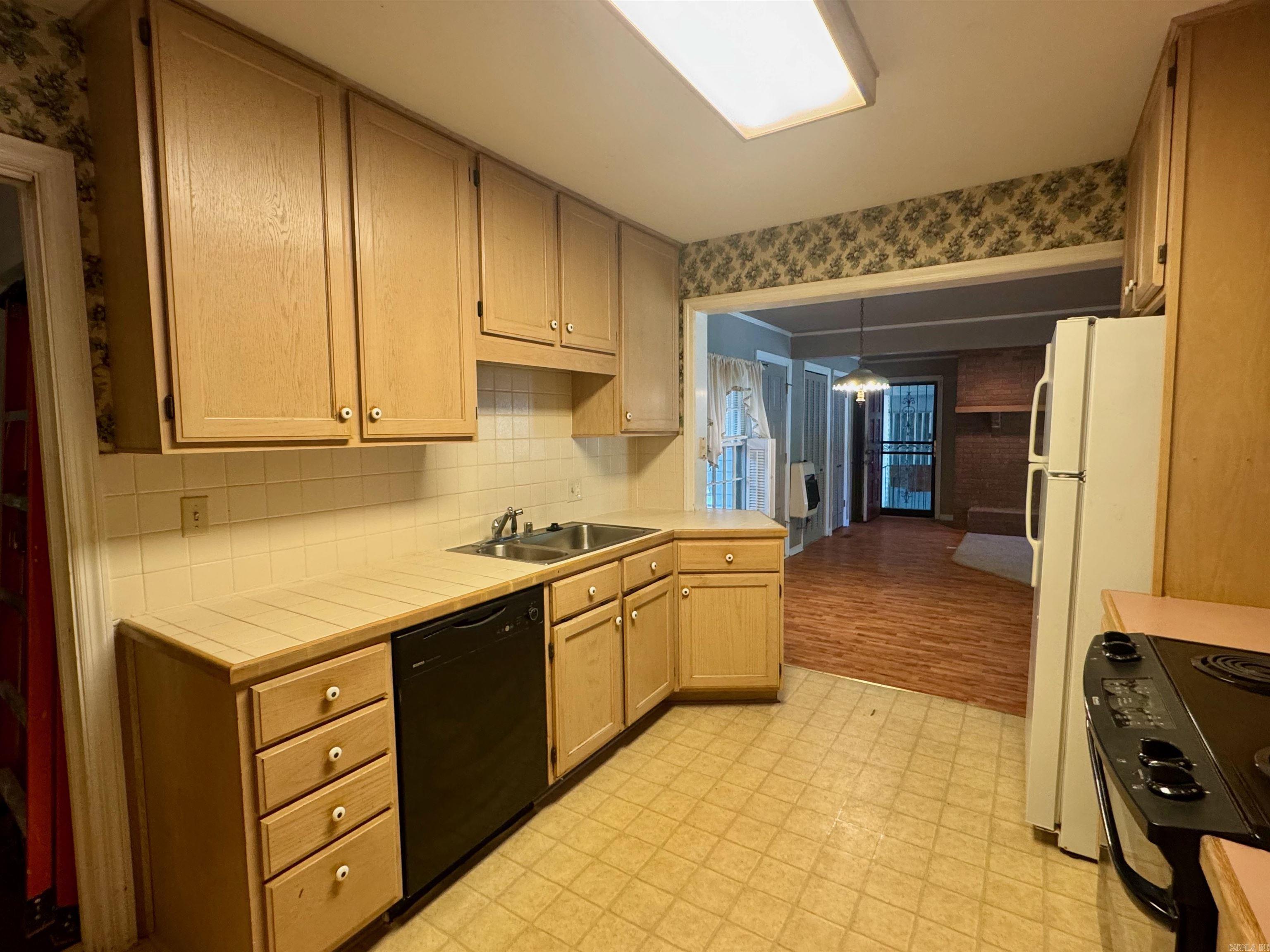 1237 Vine Street Property Photo 7