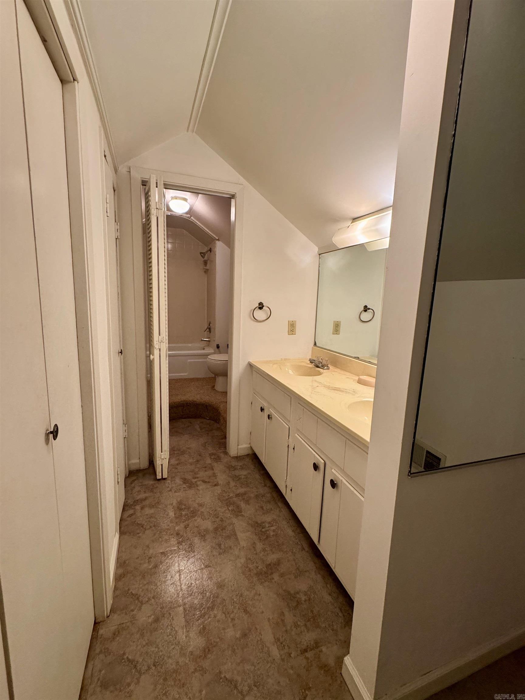 1237 Vine Street Property Photo 14
