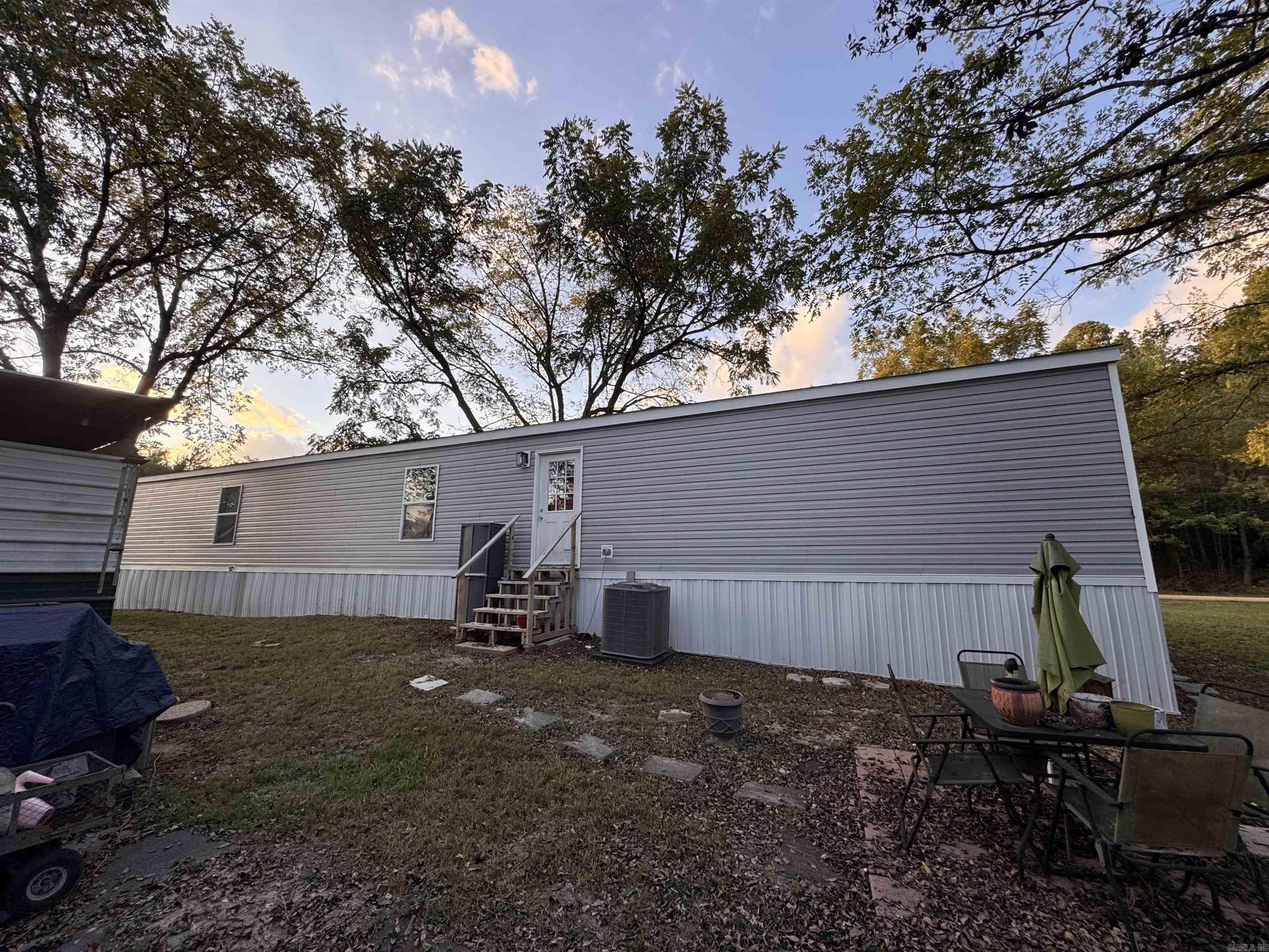9528 Park Property Photo 3