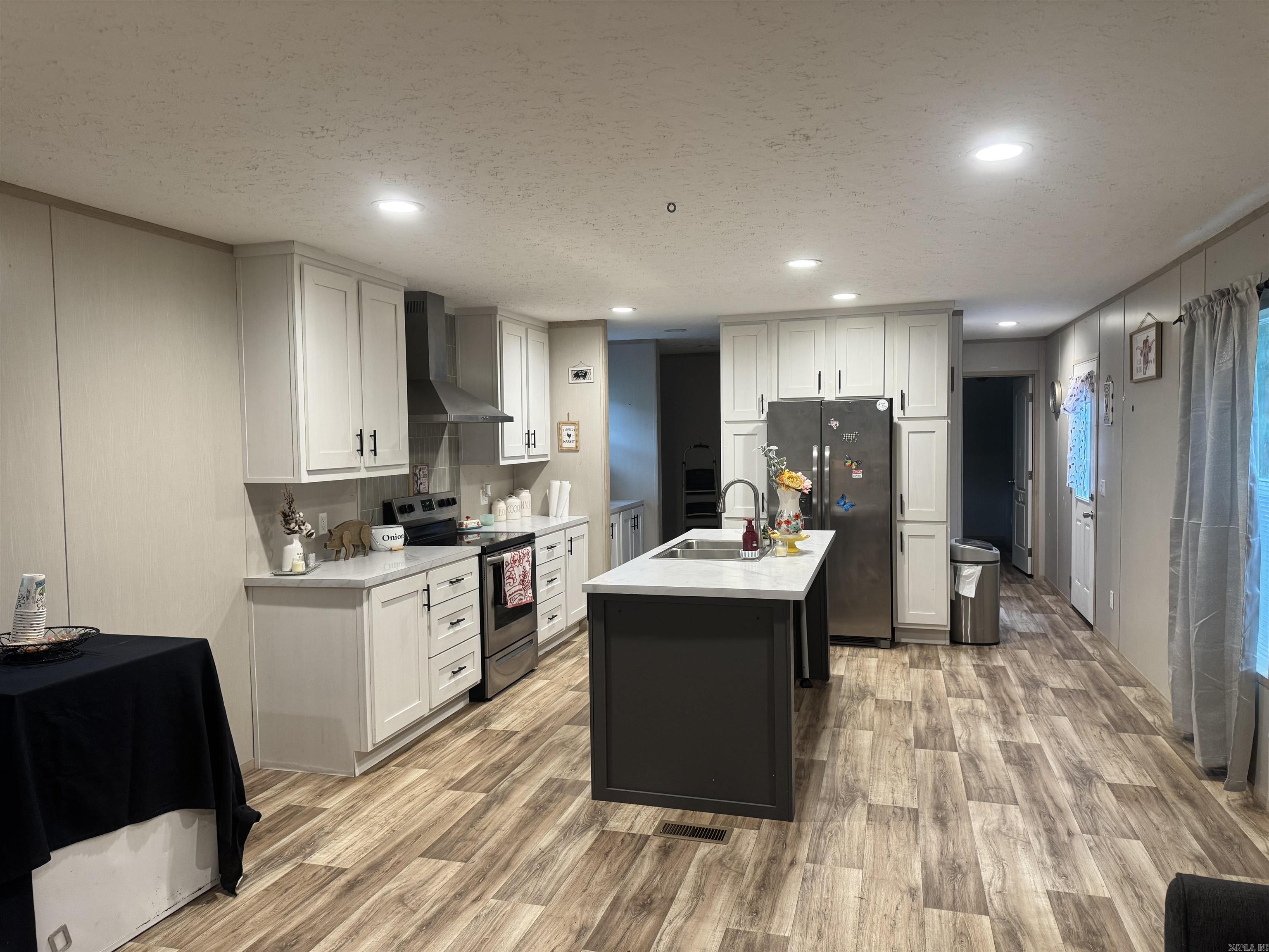 9528 Park Property Photo 4