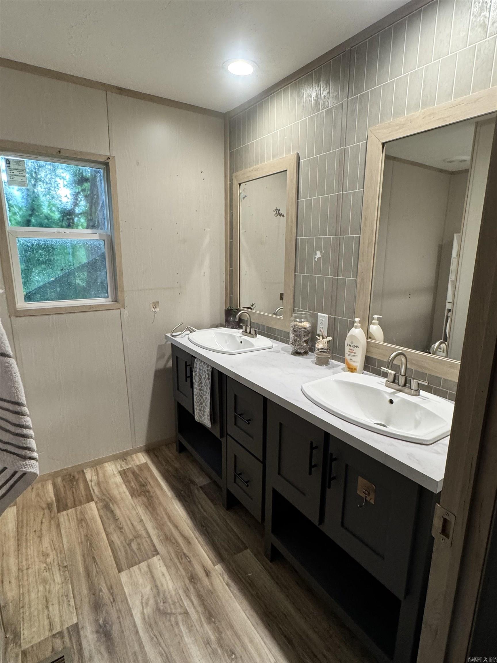 9528 Park Property Photo 8