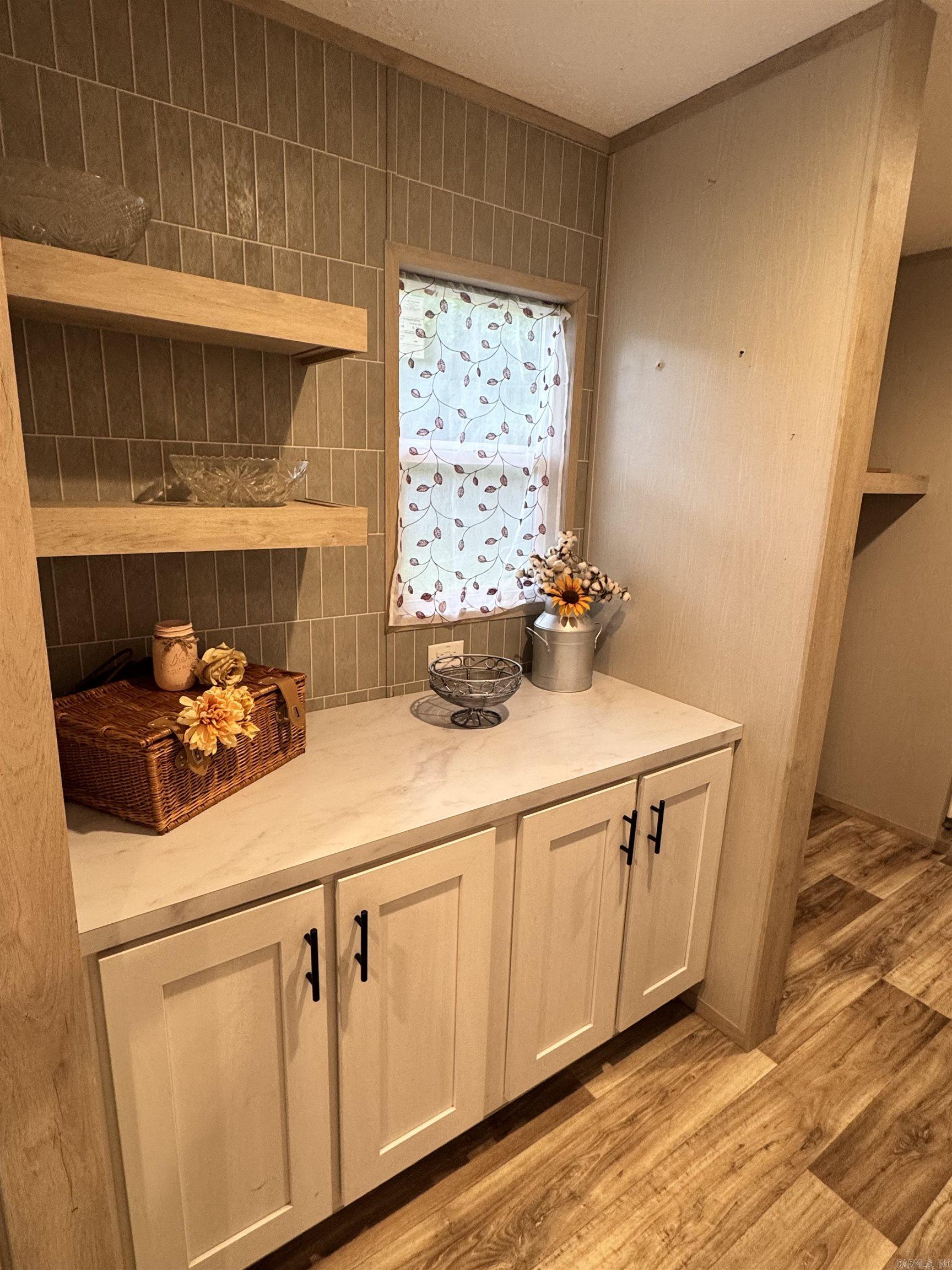 9528 Park Property Photo 11