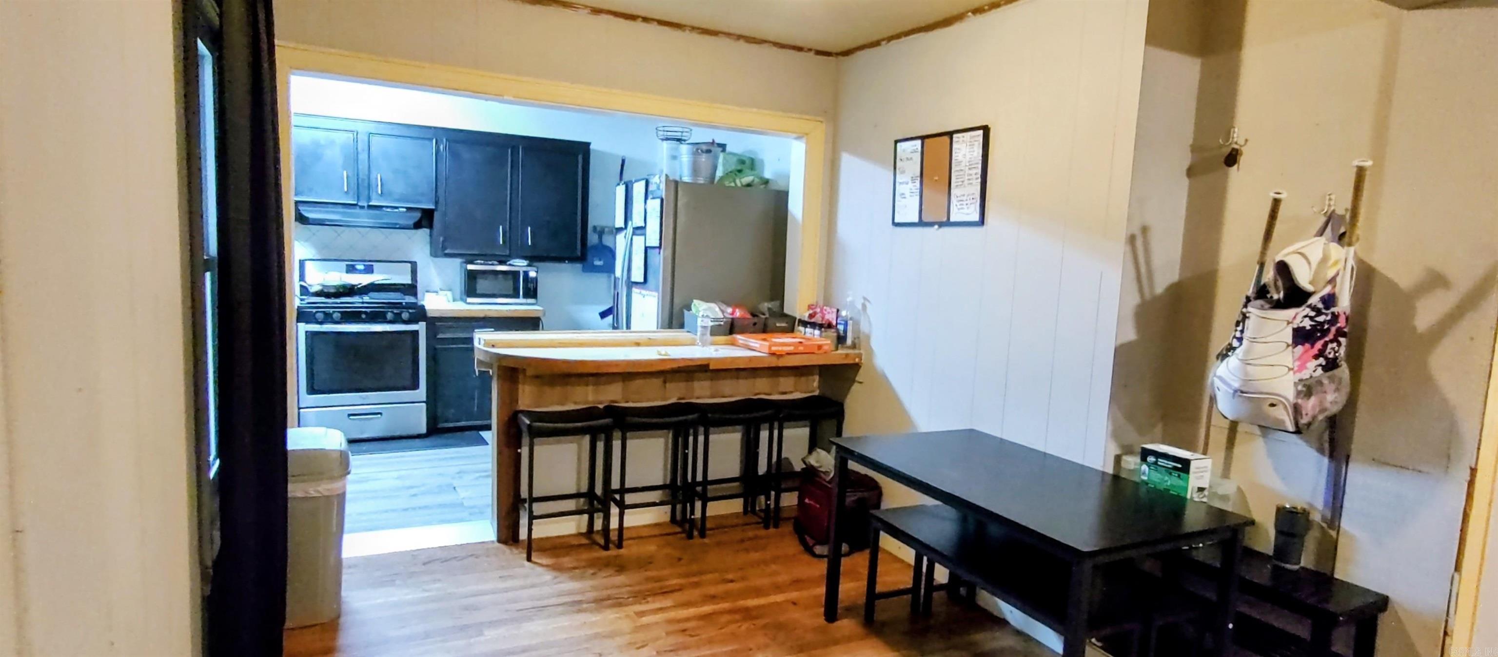 533 Crestwood Property Photo 3