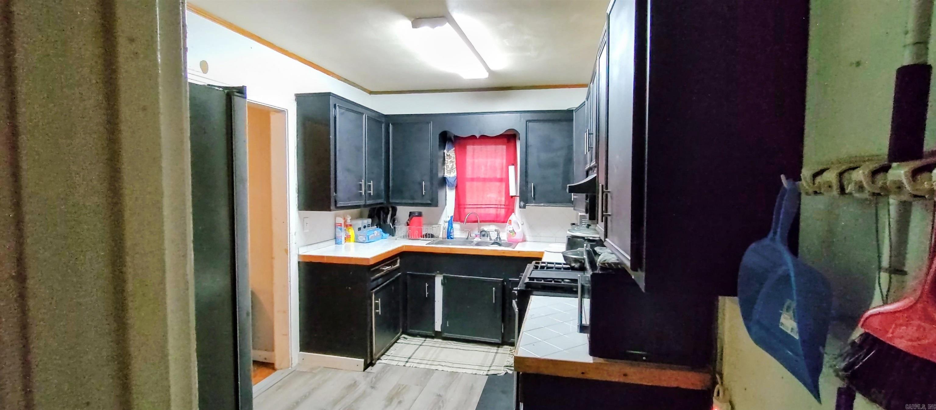 533 Crestwood Property Photo 4