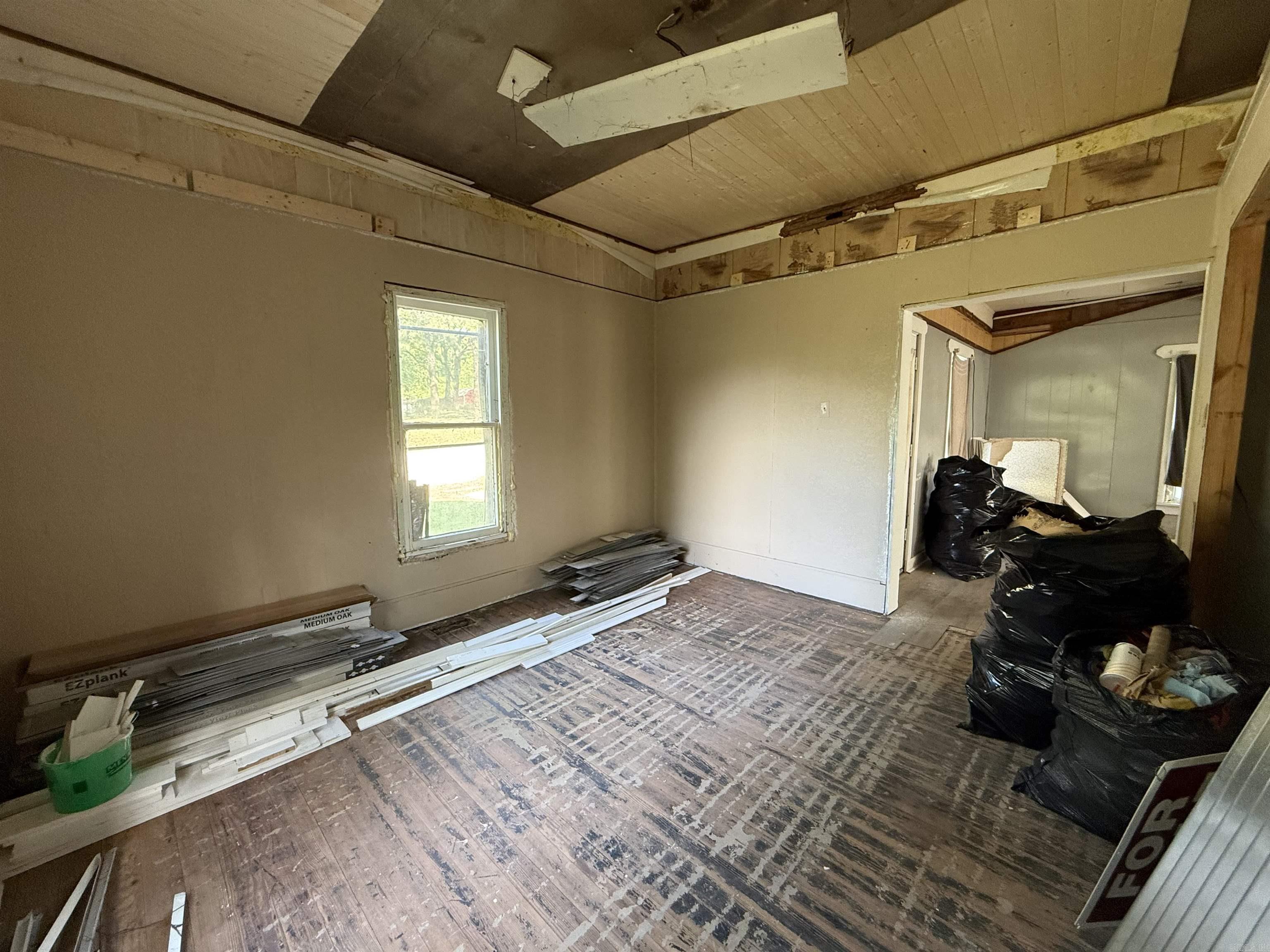 585 N Royal Avenue Property Photo 23