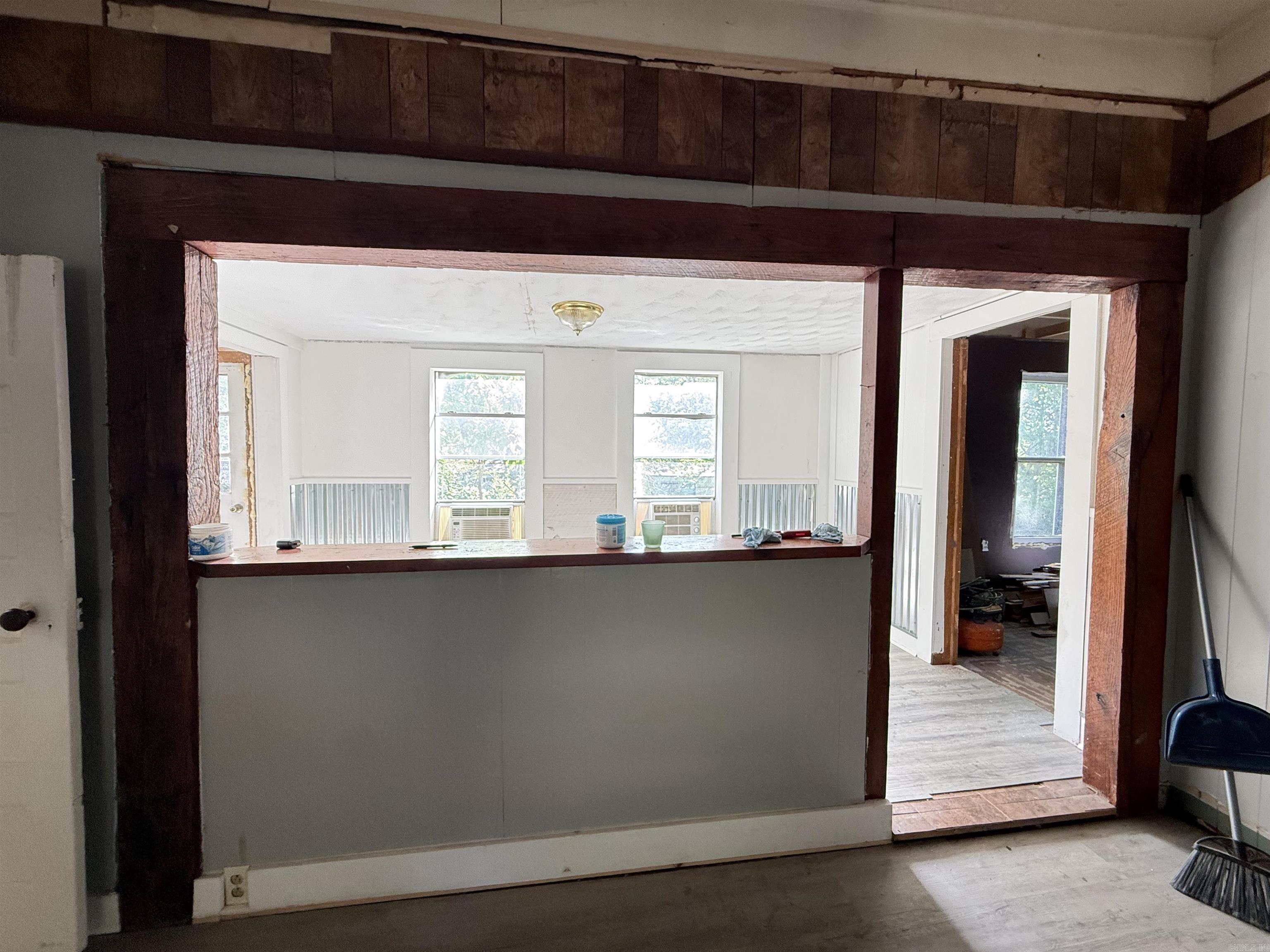 585 N Royal Avenue Property Photo 31