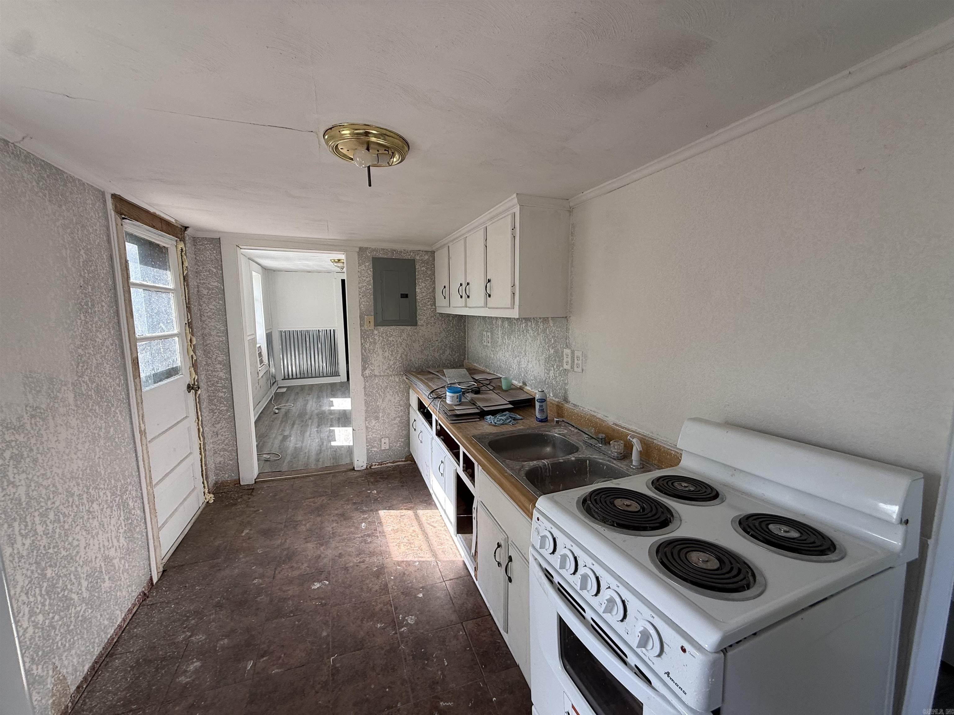 585 N Royal Avenue Property Photo 45