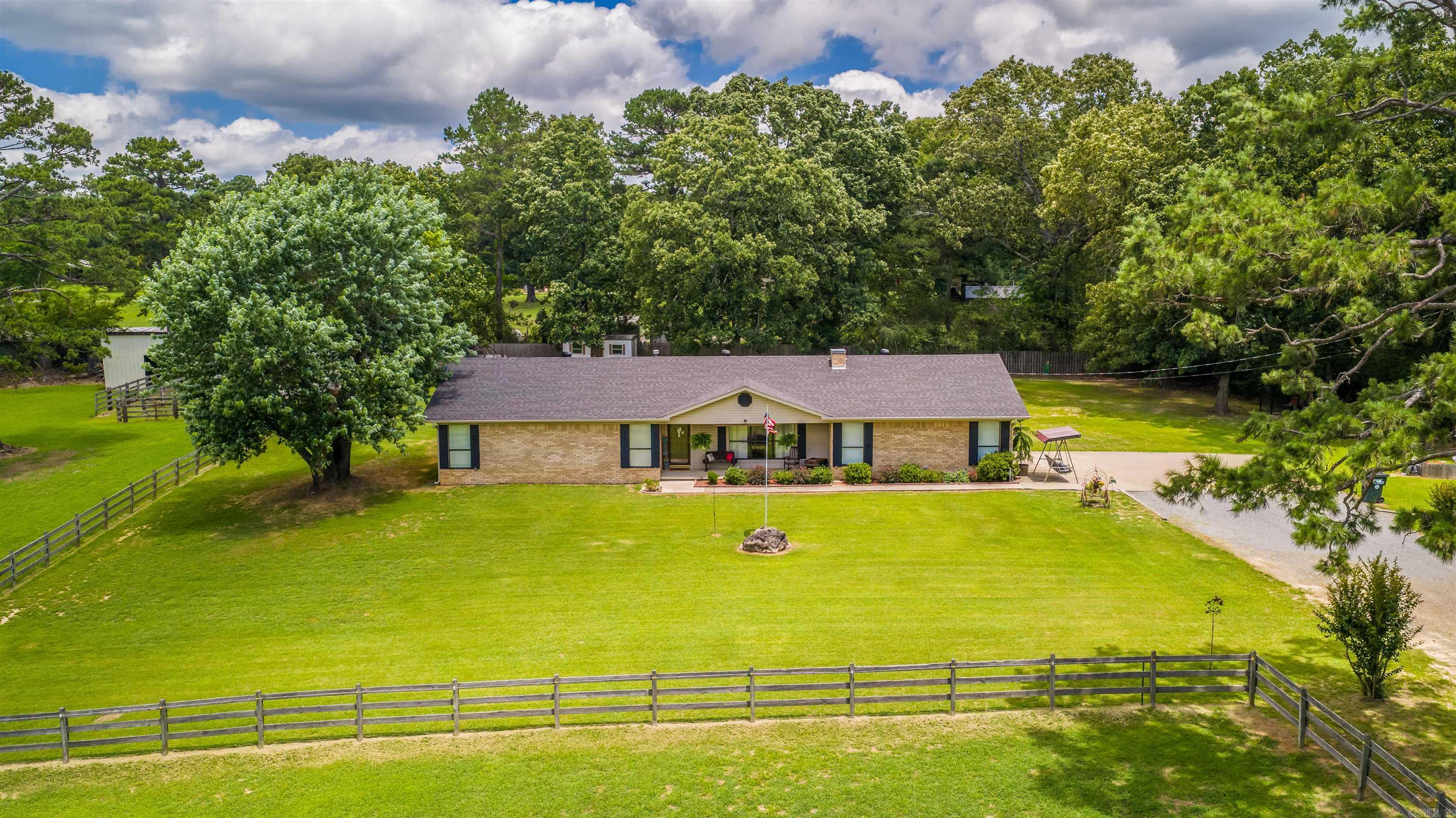9 Hensley Drive Property Photo 2