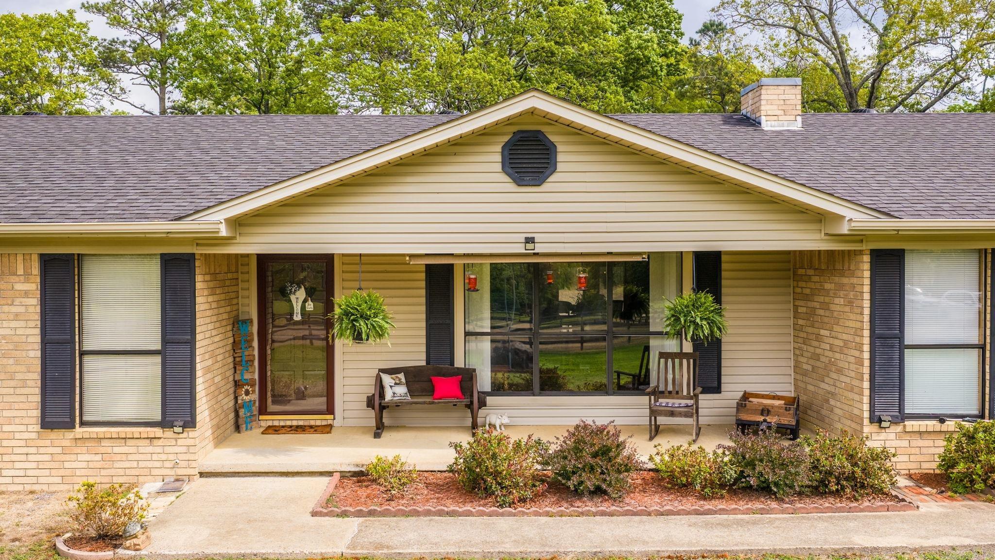 9 Hensley Drive Property Photo 4