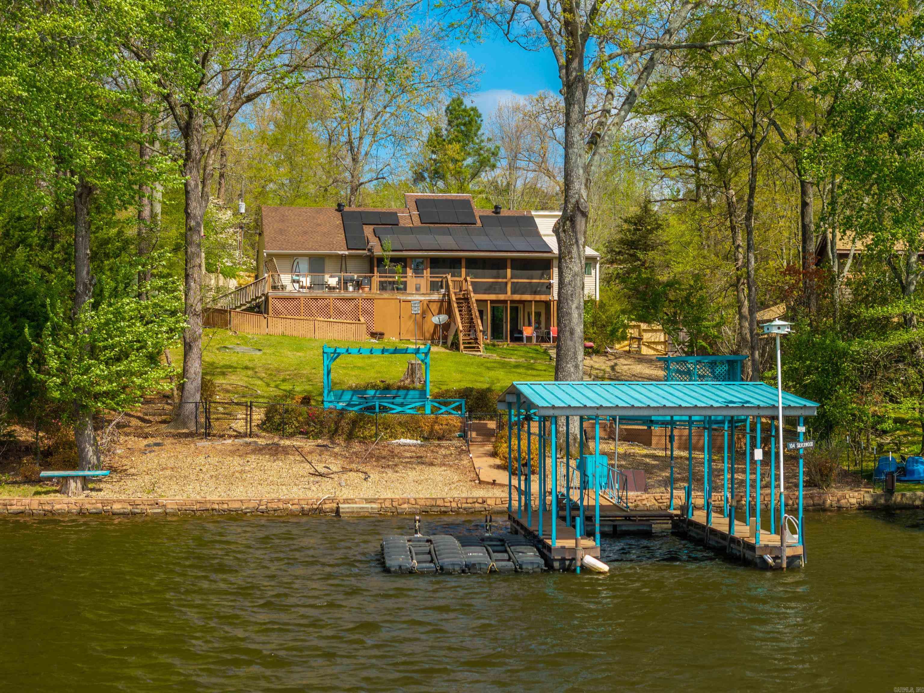 104 Silverwood Pt Property Photo 1