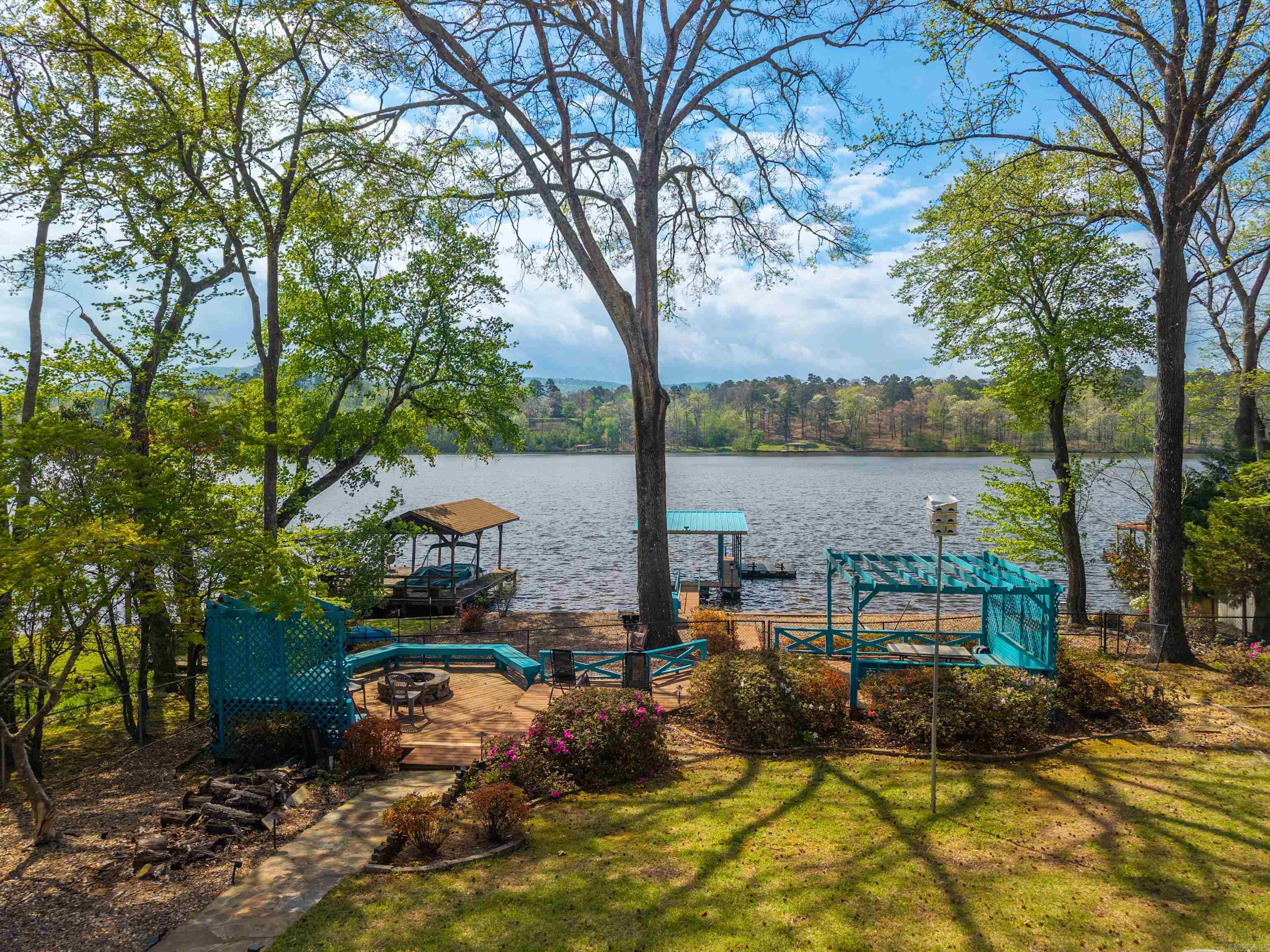 104 Silverwood Pt Property Photo 3