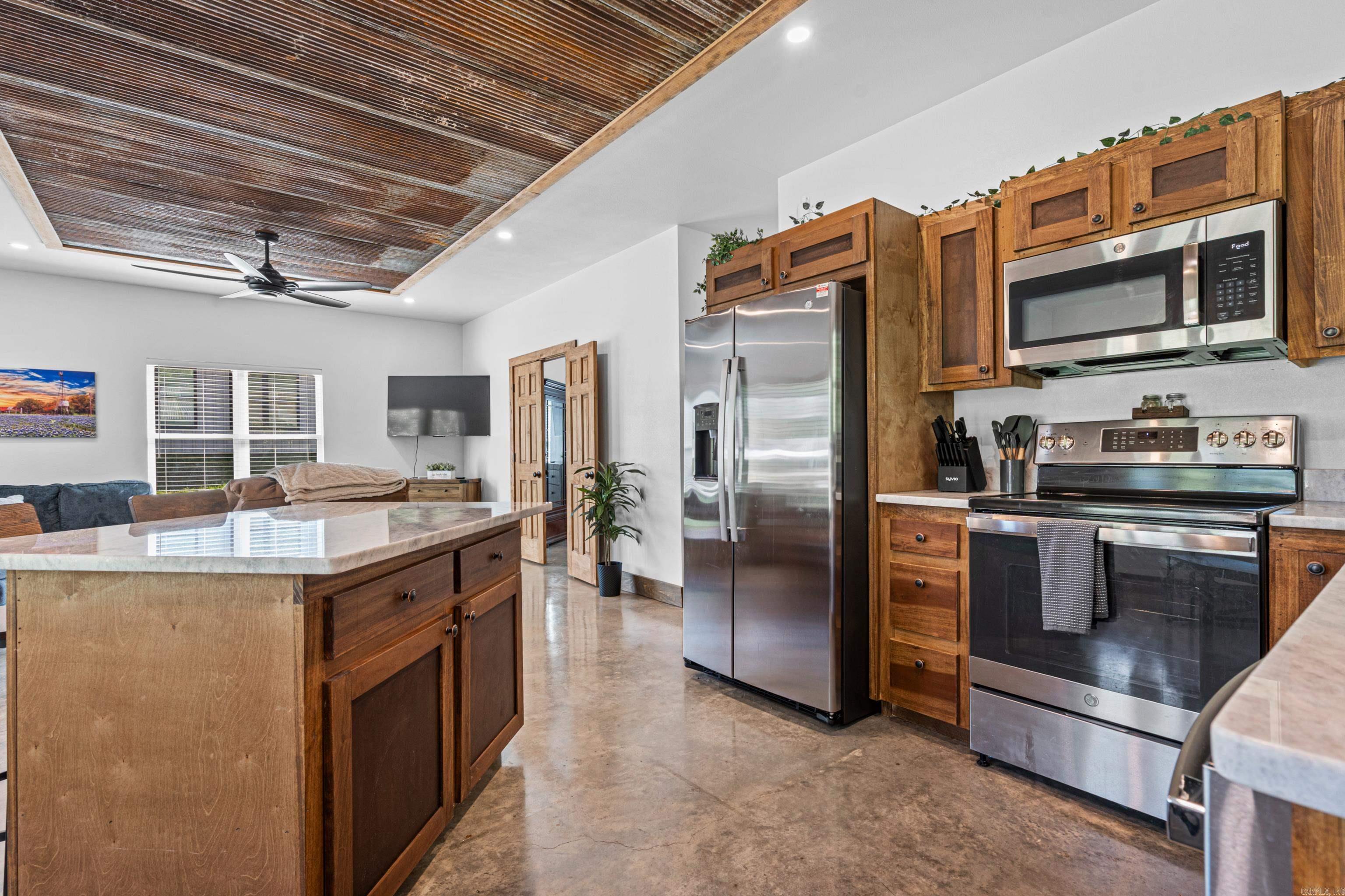 2777 Highway 290 Property Photo 34