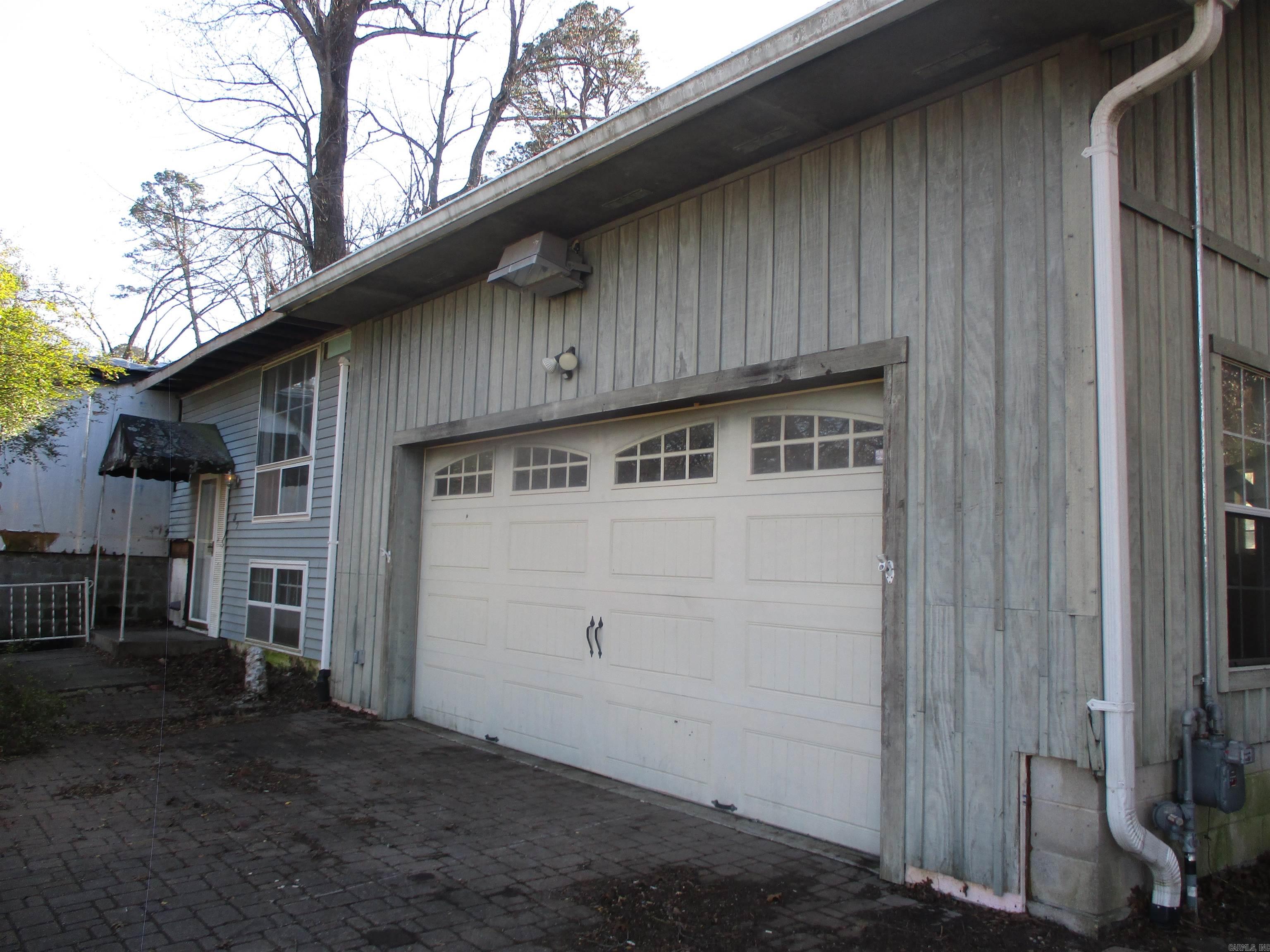 57 White Oak Lane Property Photo 3