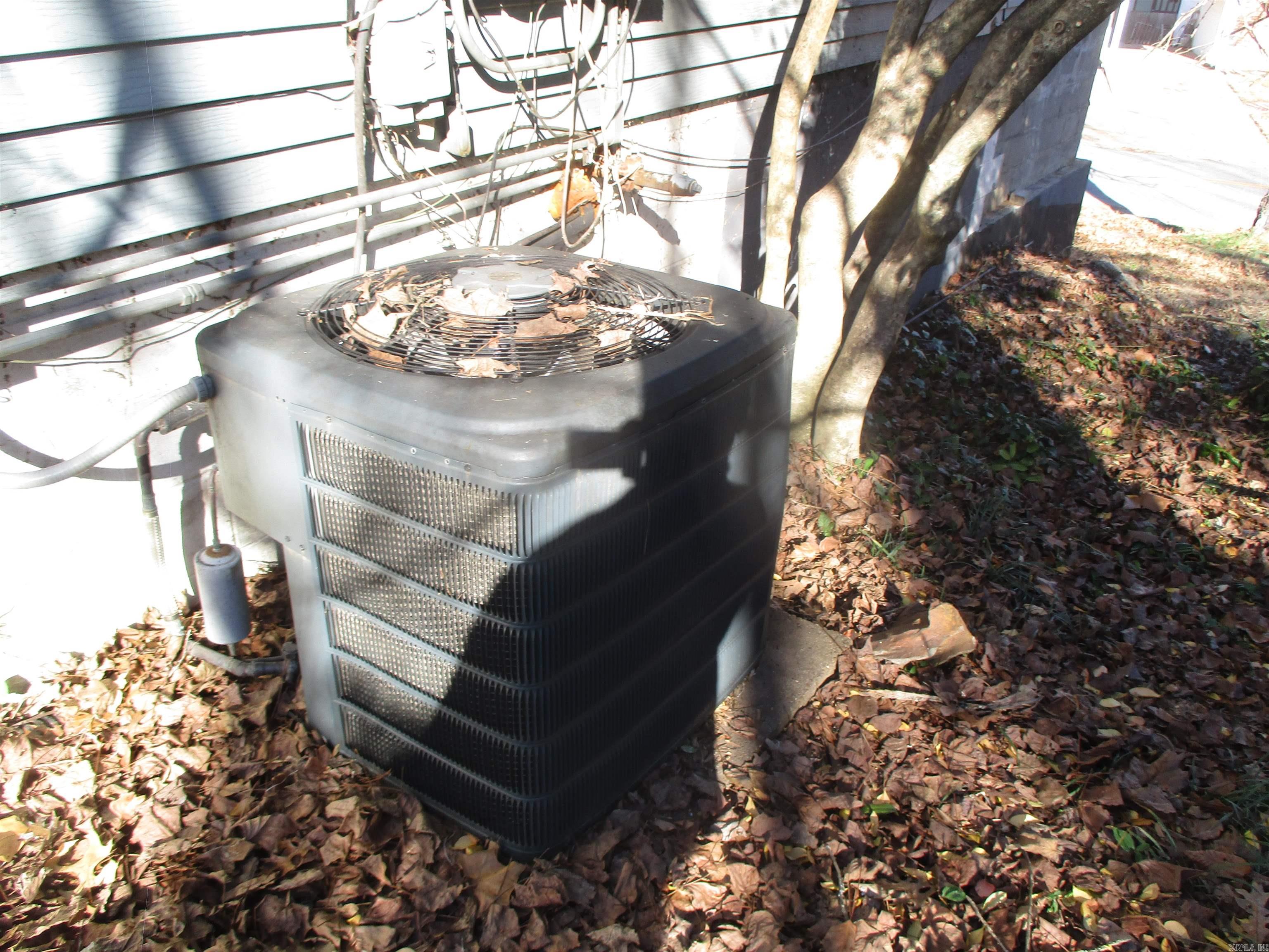 57 White Oak Lane Property Photo 5