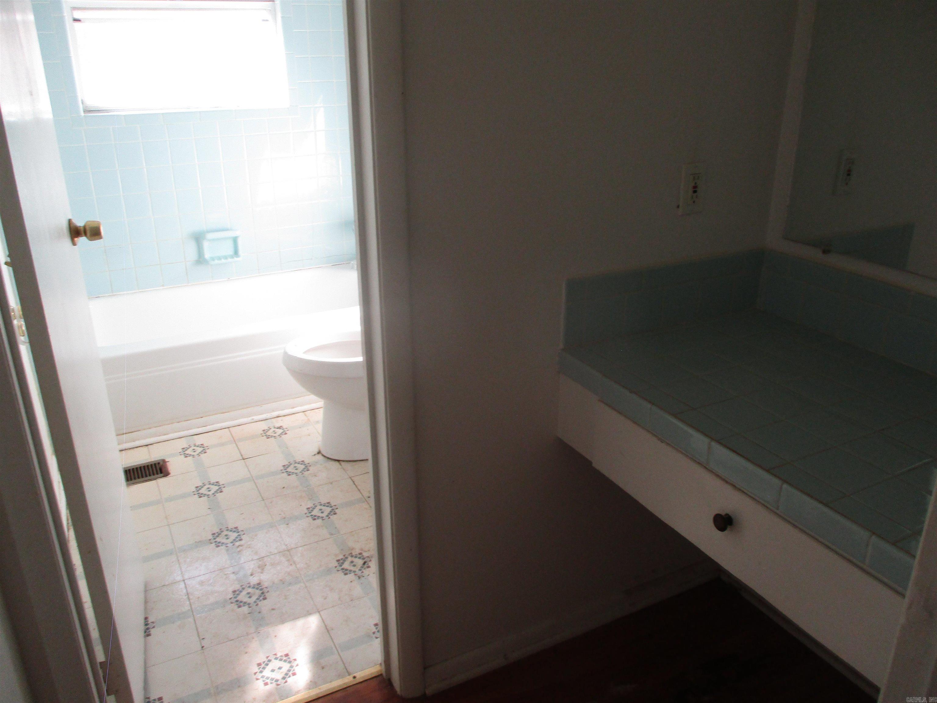 57 White Oak Lane Property Photo 14