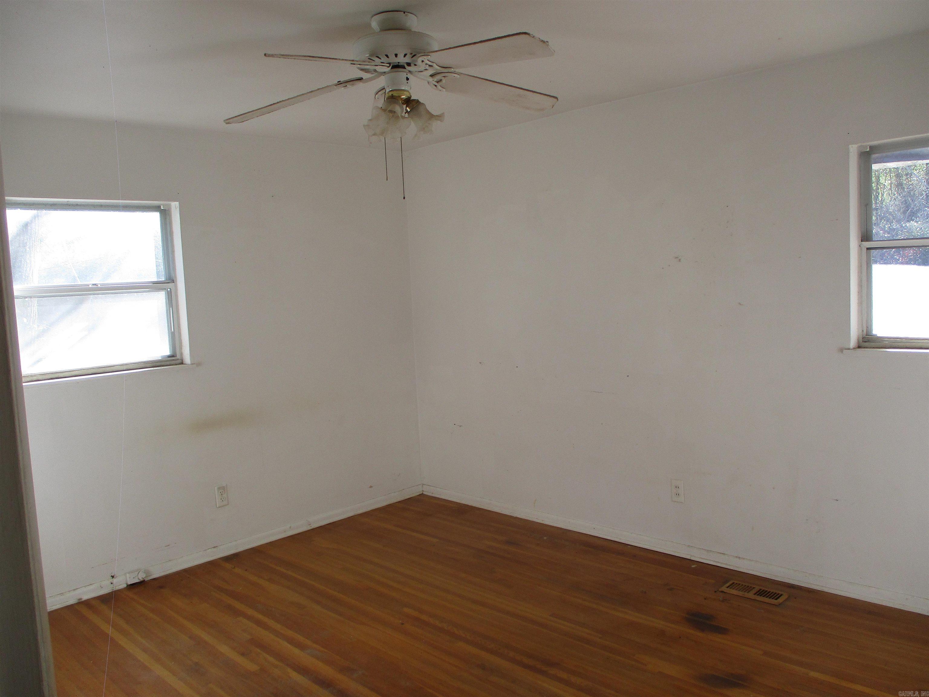 57 White Oak Lane Property Photo 16