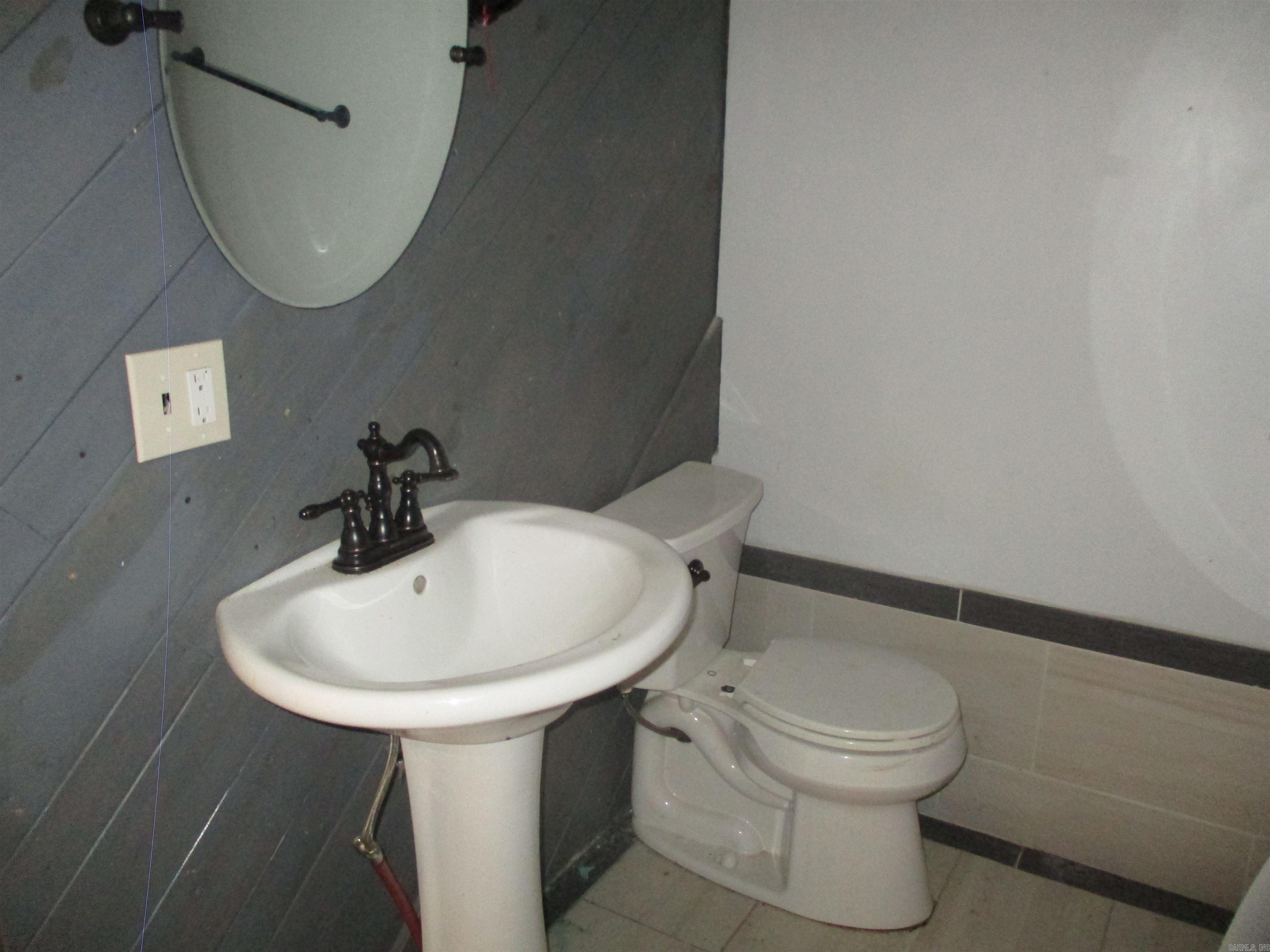 57 White Oak Lane Property Photo 24