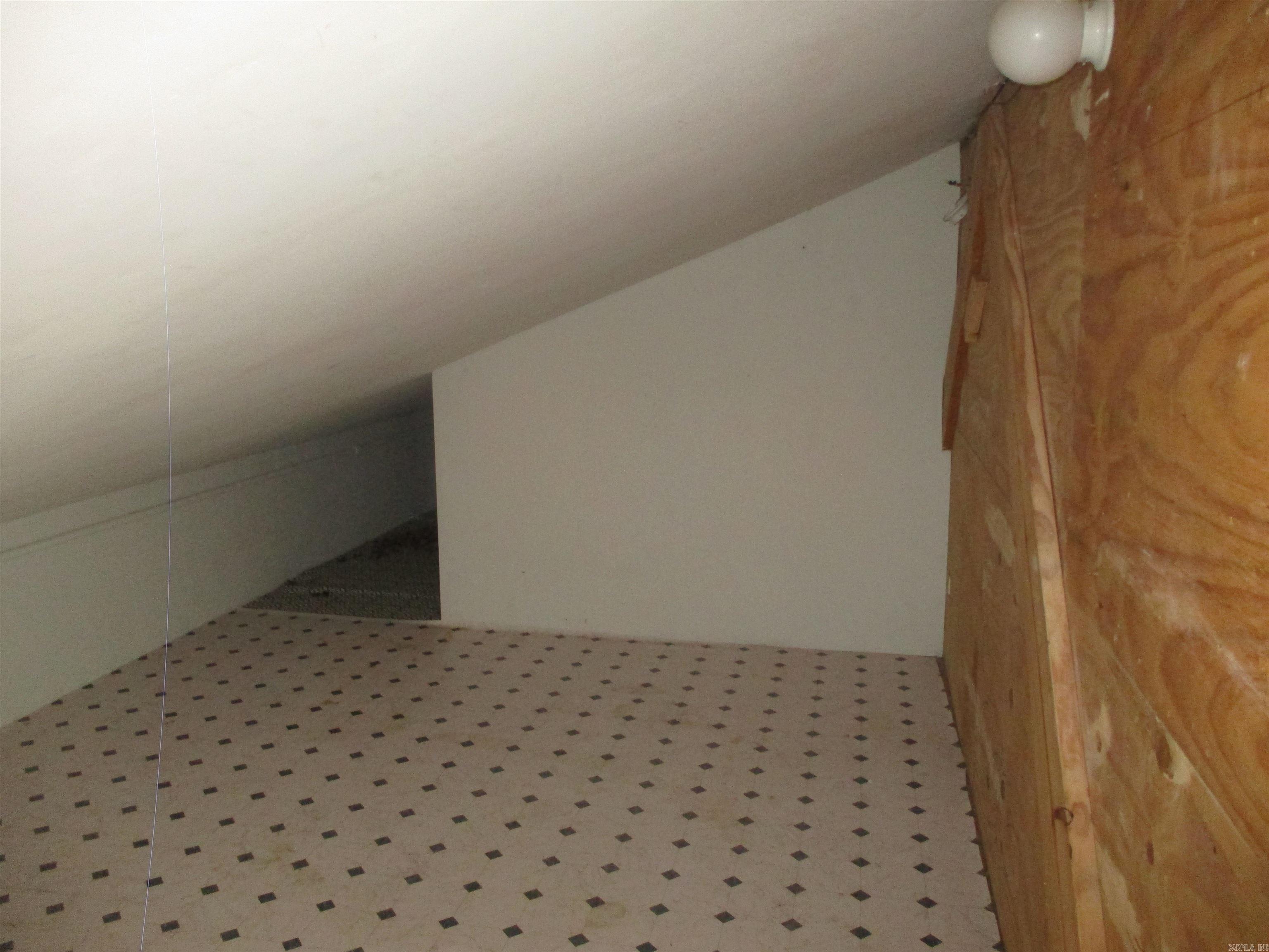 57 White Oak Lane Property Photo 27