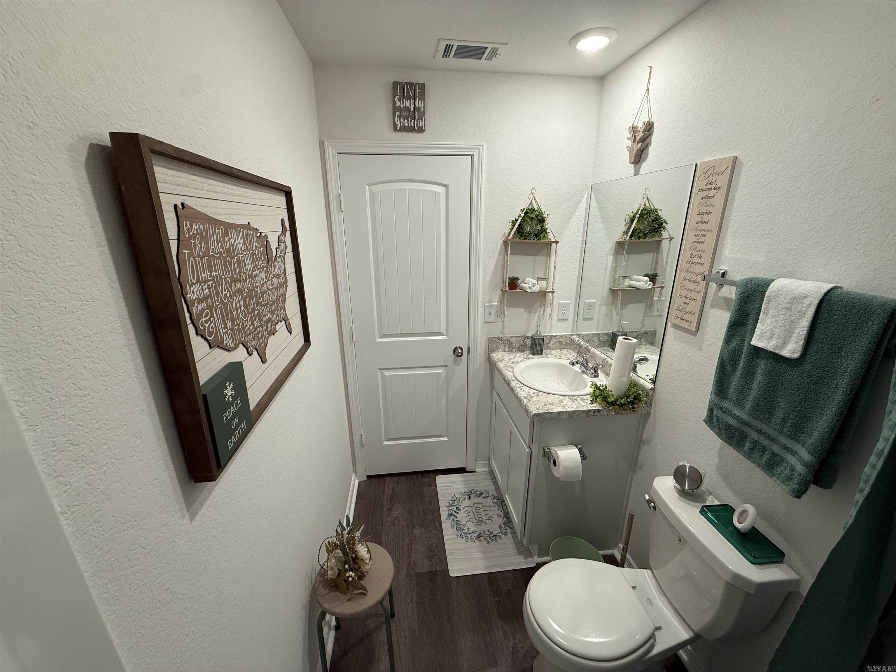 6041 Croft Ave Property Photo 7