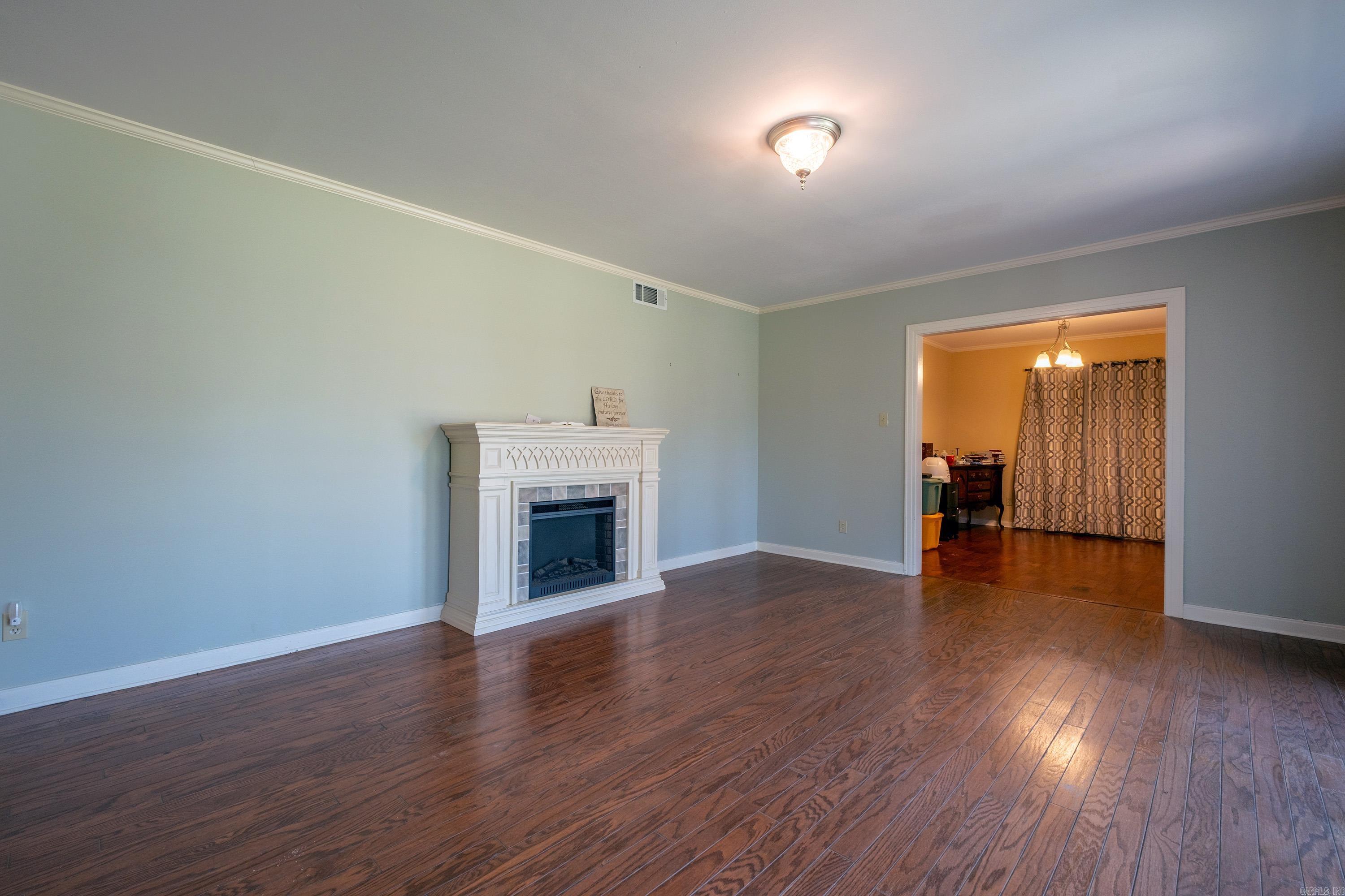1400 W 33rd Street Property Photo 5