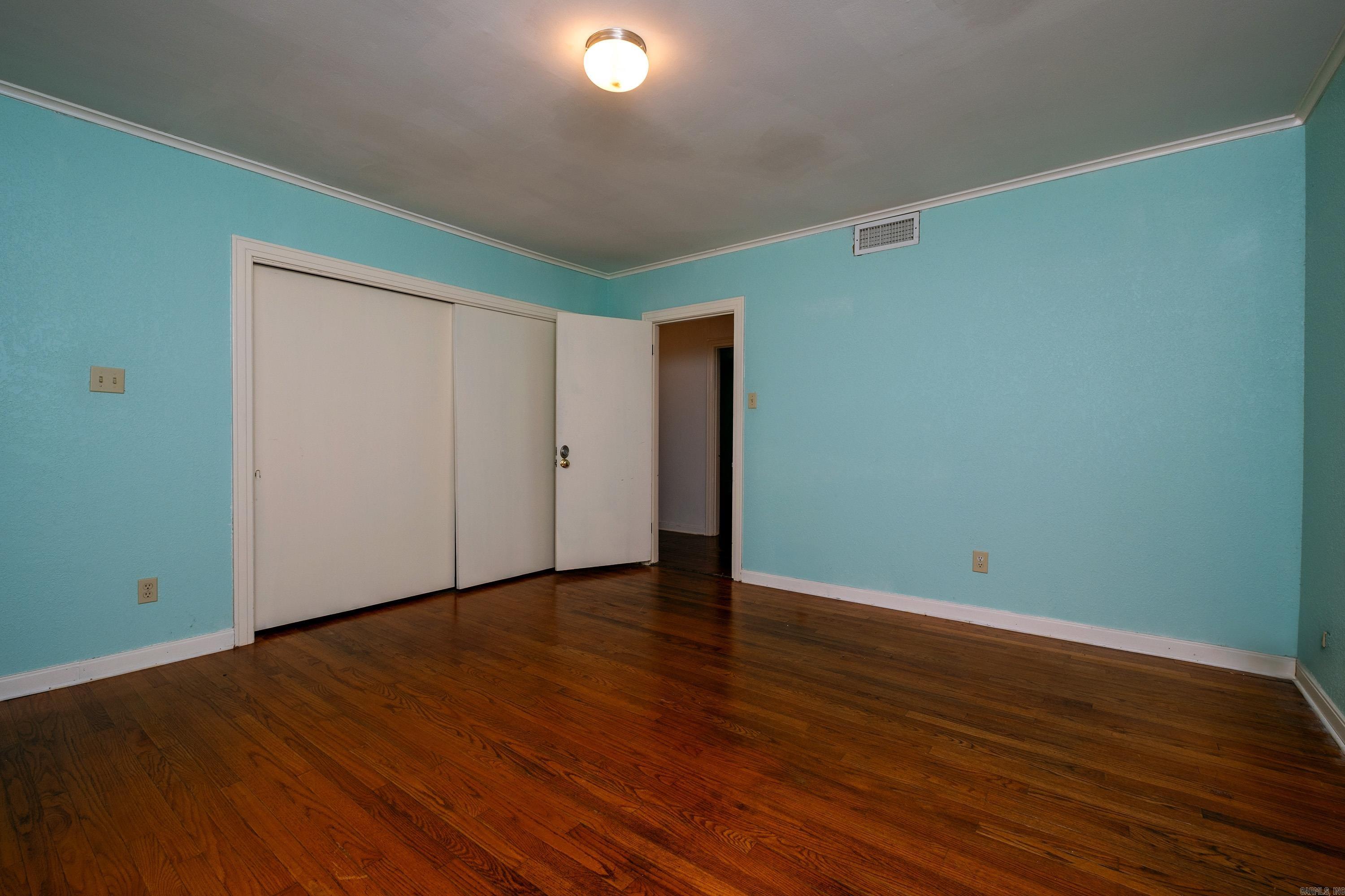 1400 W 33rd Street Property Photo 24