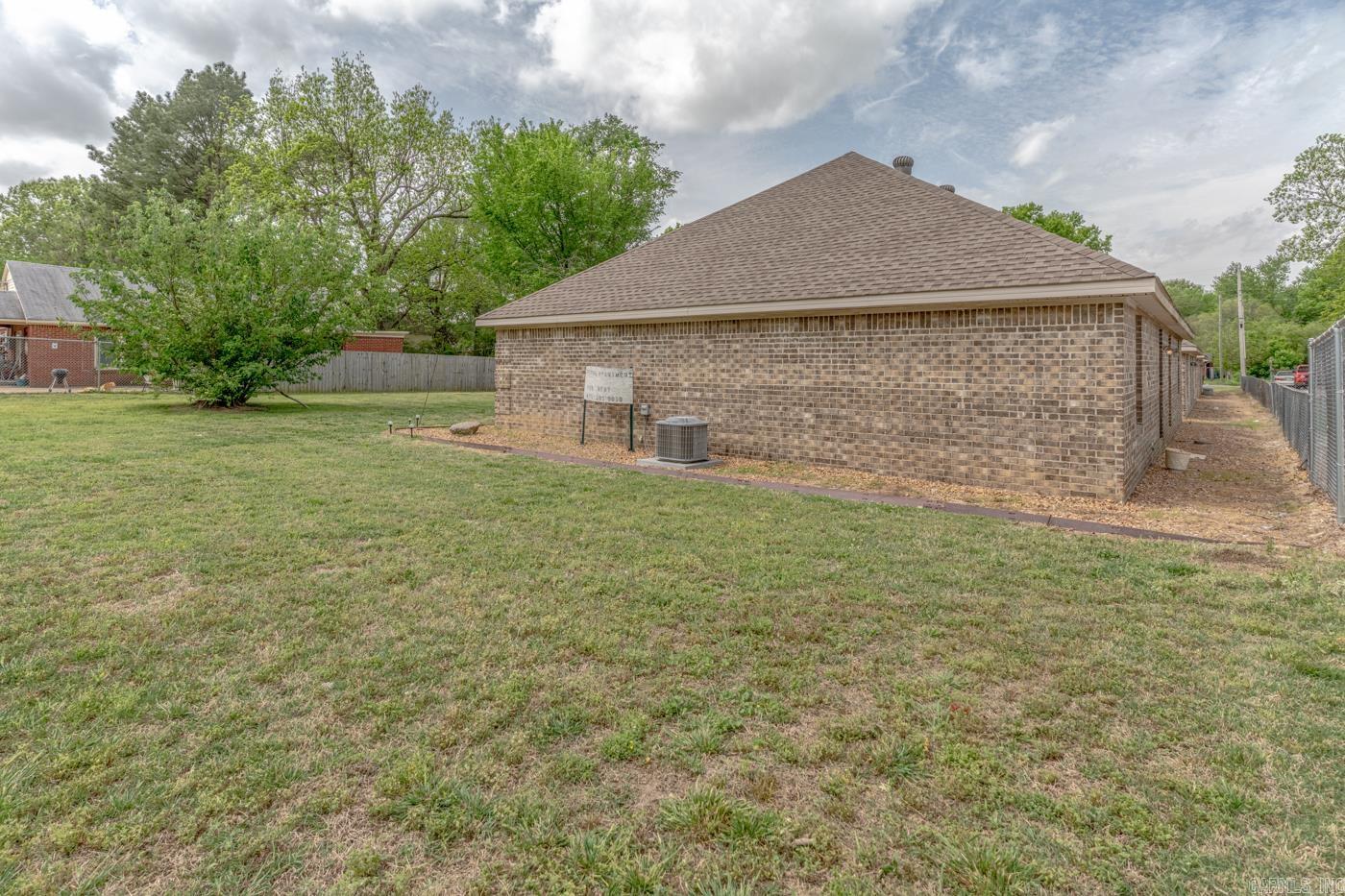 1012 N Main St Property Photo 13