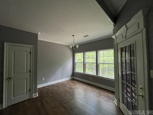 3905 Foster St Property Photo 6