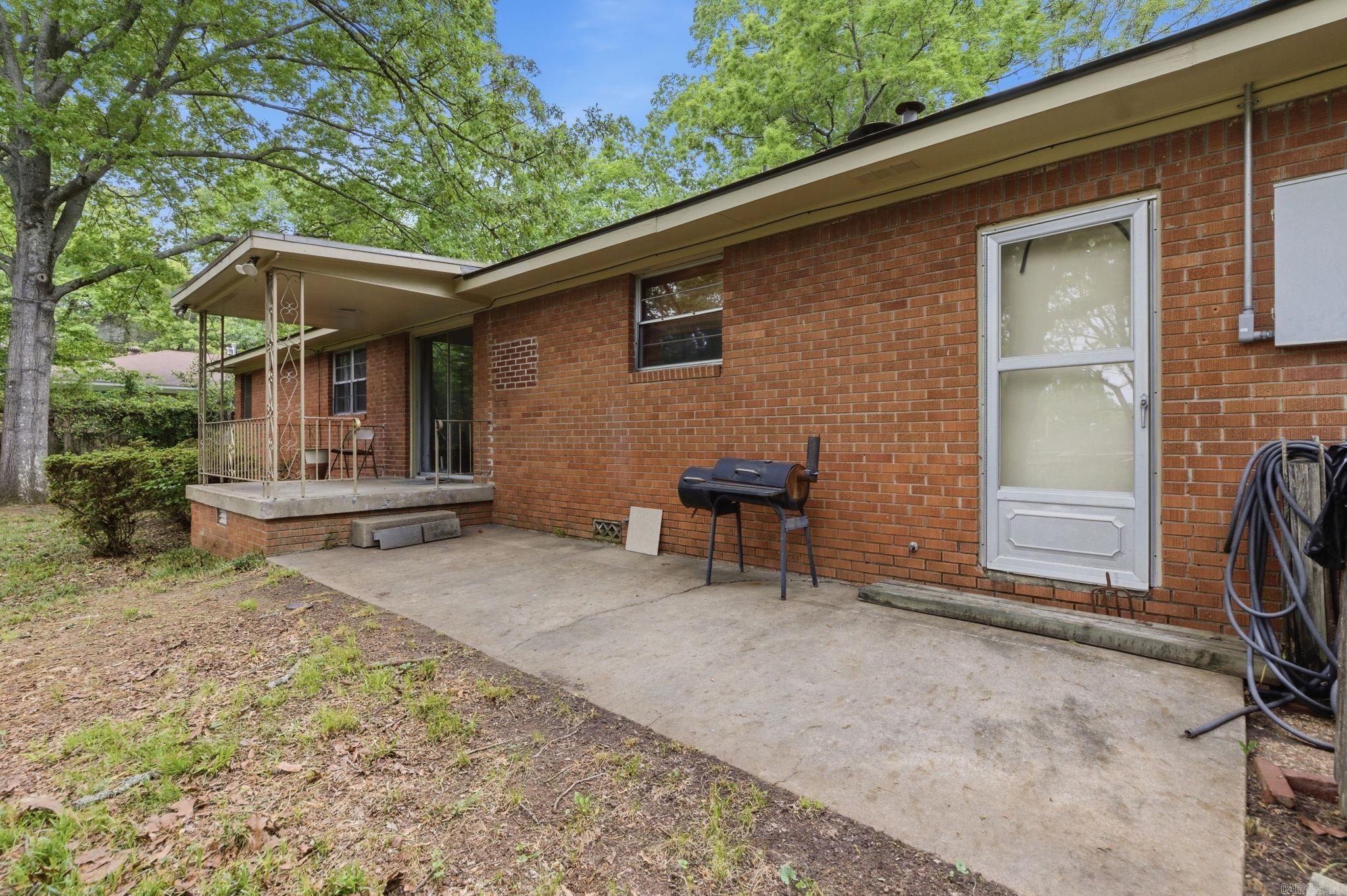 7311 W Markham Street Property Photo 34