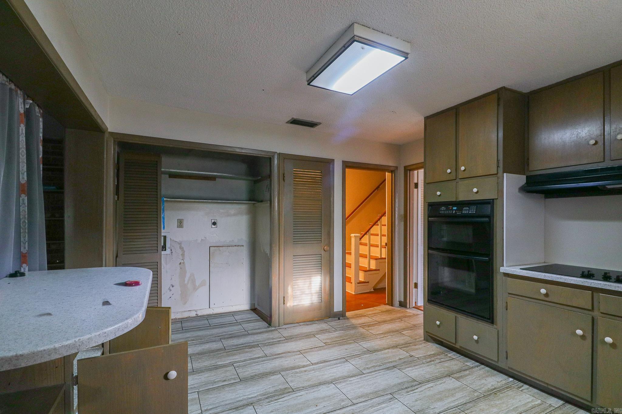 623 W Oak Avenue Property Photo 12