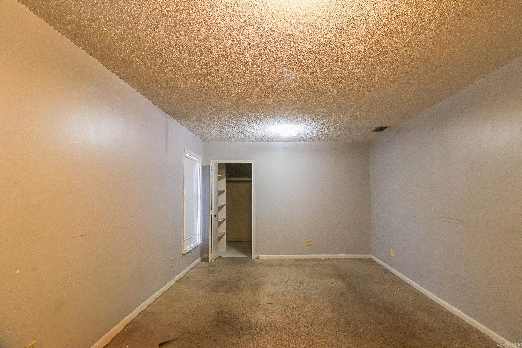 623 W Oak Avenue Property Photo 17