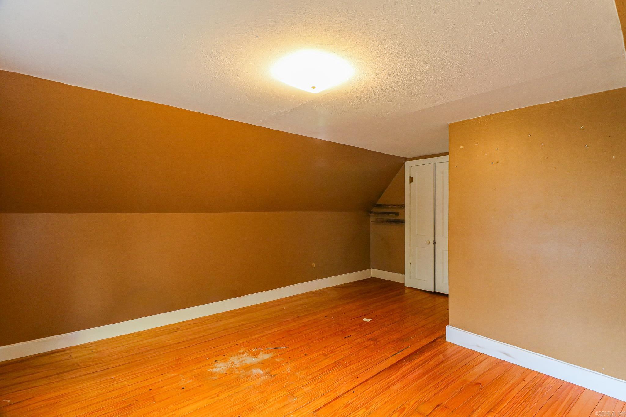 623 W Oak Avenue Property Photo 24