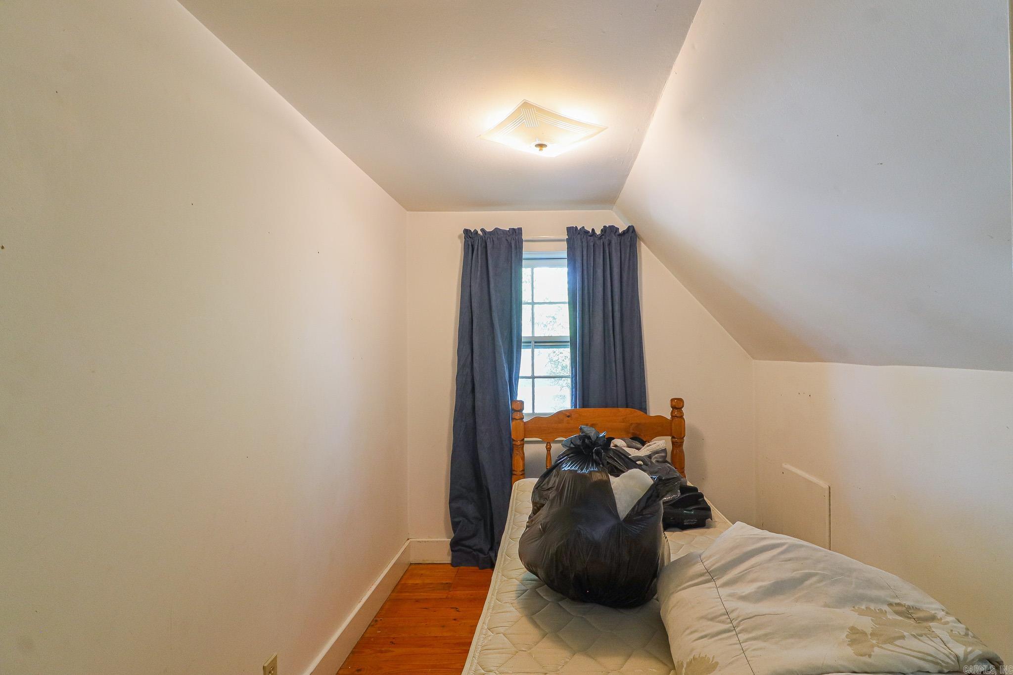 623 W Oak Avenue Property Photo 25