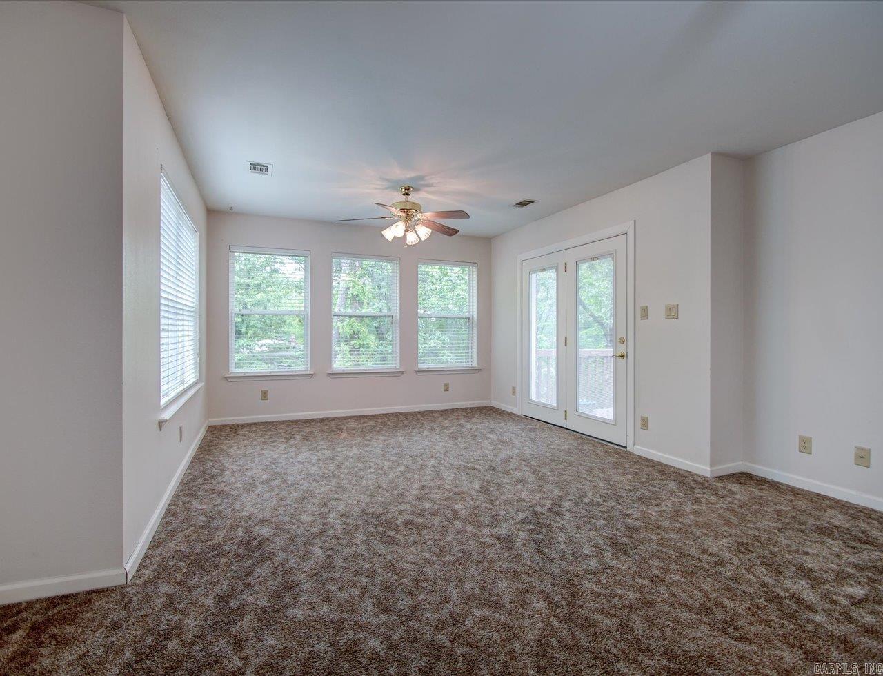 208 Southridge C-3 Property Photo 4
