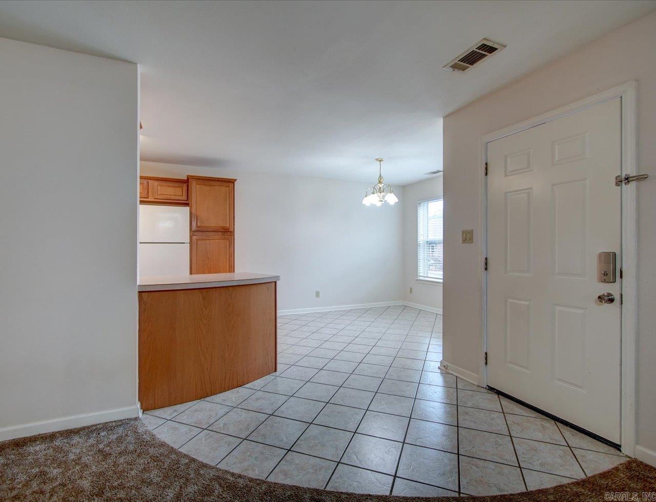 208 Southridge C-3 Property Photo 7