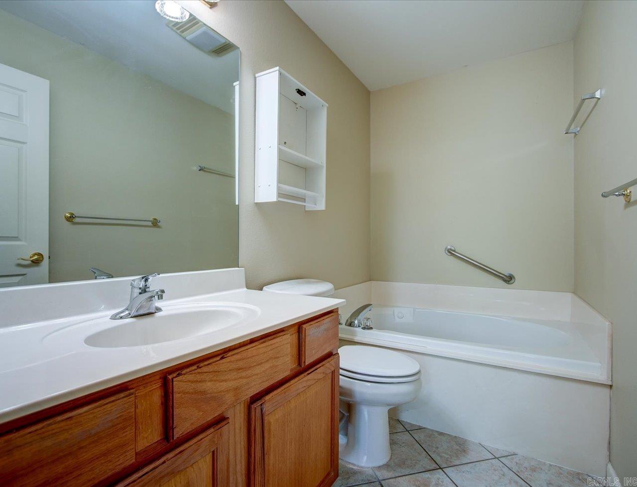 208 Southridge C-3 Property Photo 17