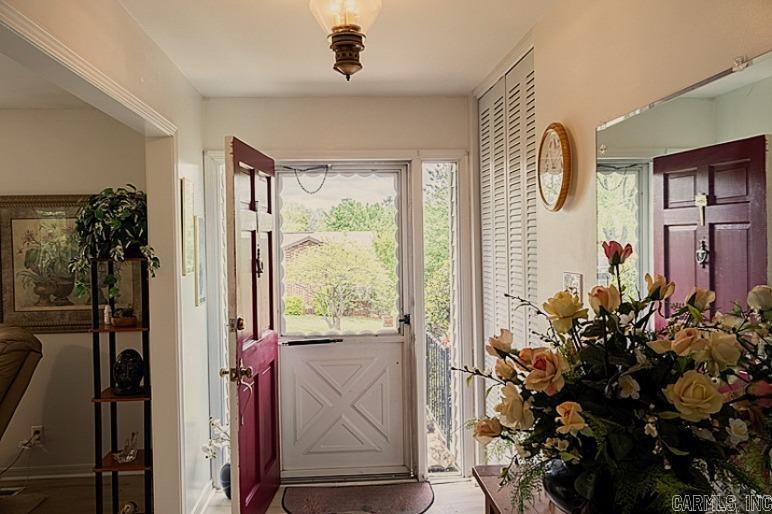 909 Dixie Street Property Photo 5