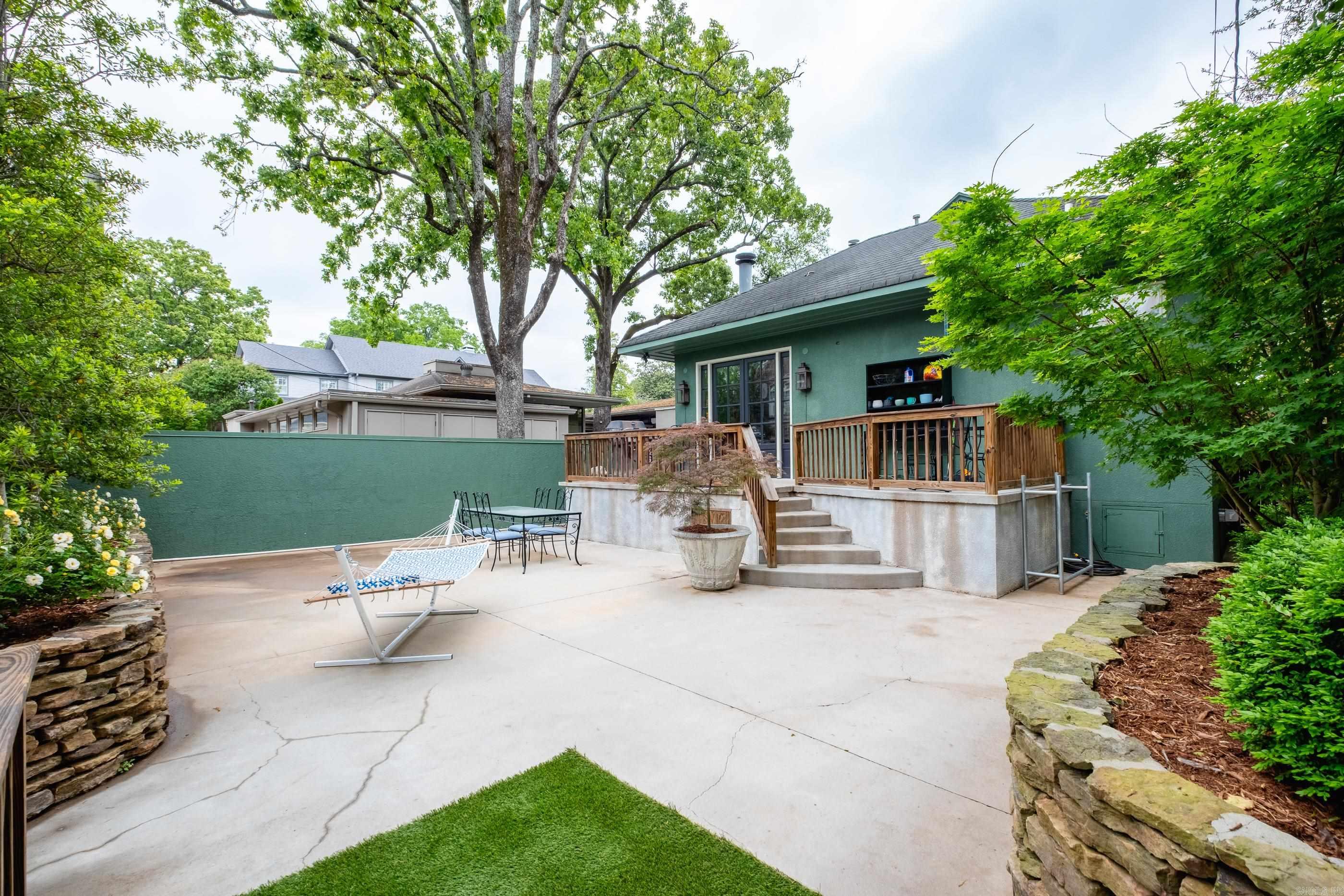 2120 N Spruce Street Property Photo 44