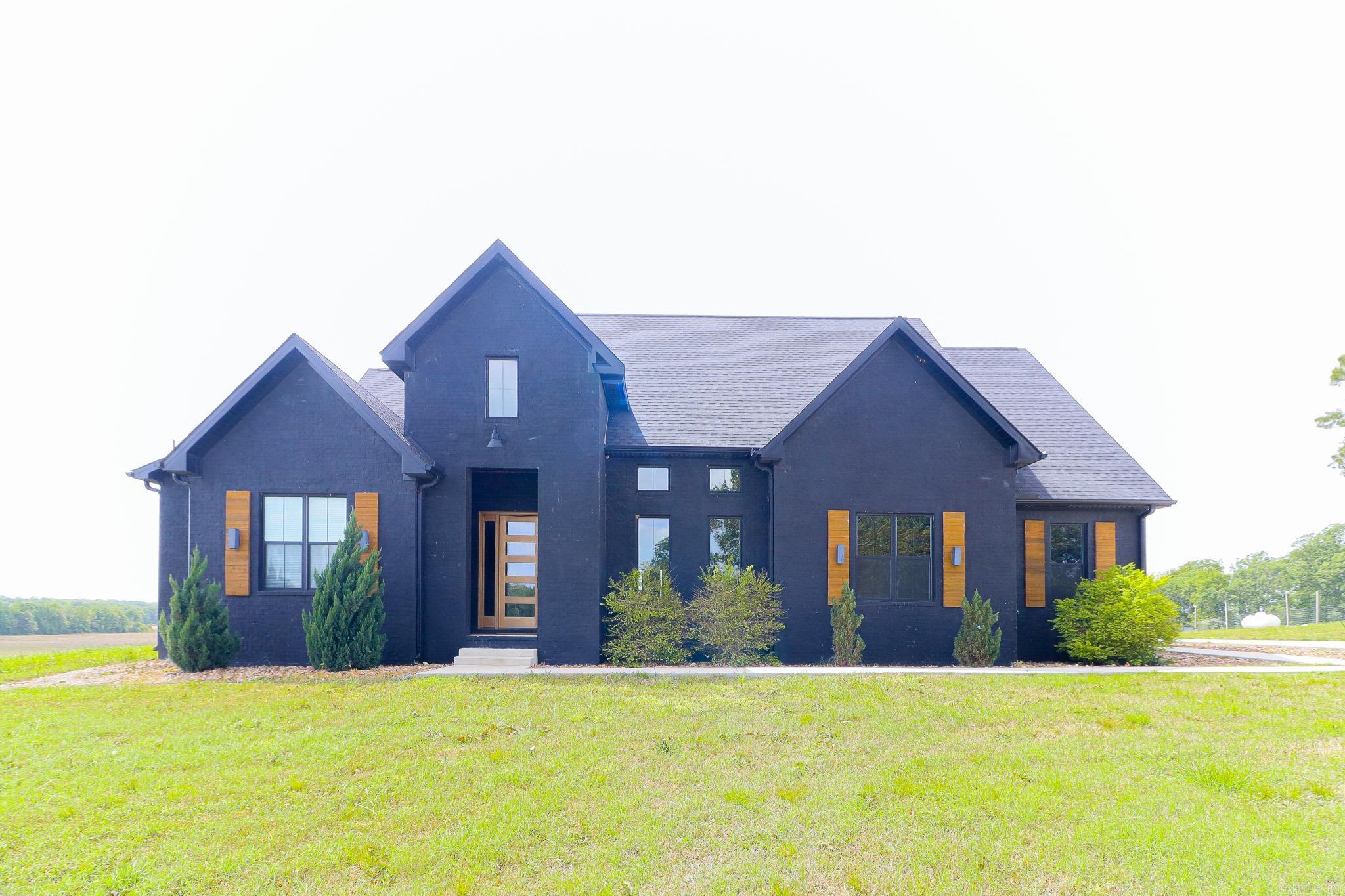 472 County Road 149 Property Photo 1
