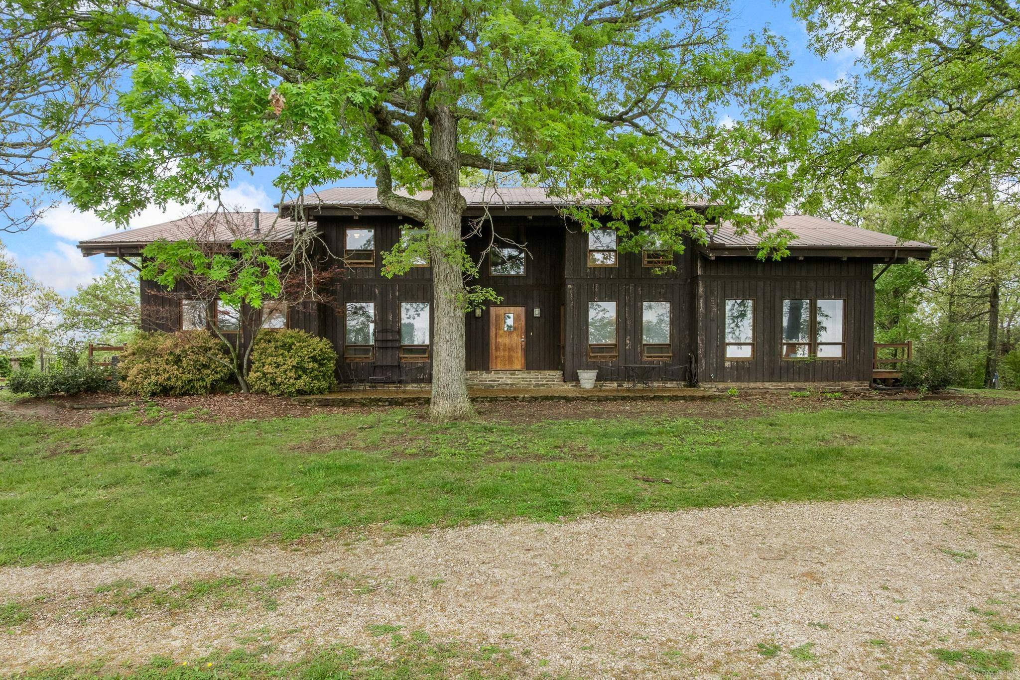 26015368 Property Photo 1